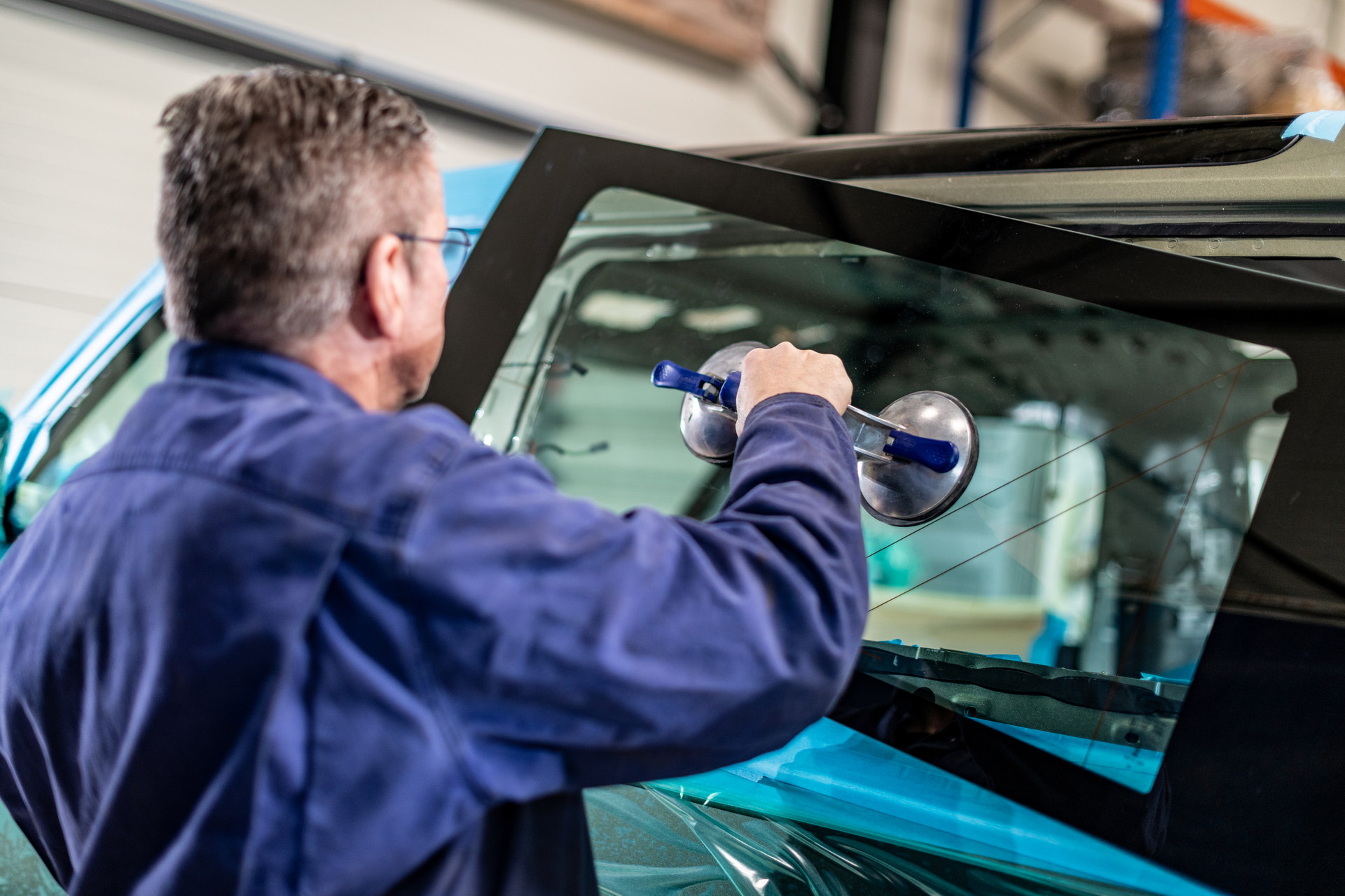 Want A New Land Rover Defender 90 Convertible? Heritage Customs Will Make You One