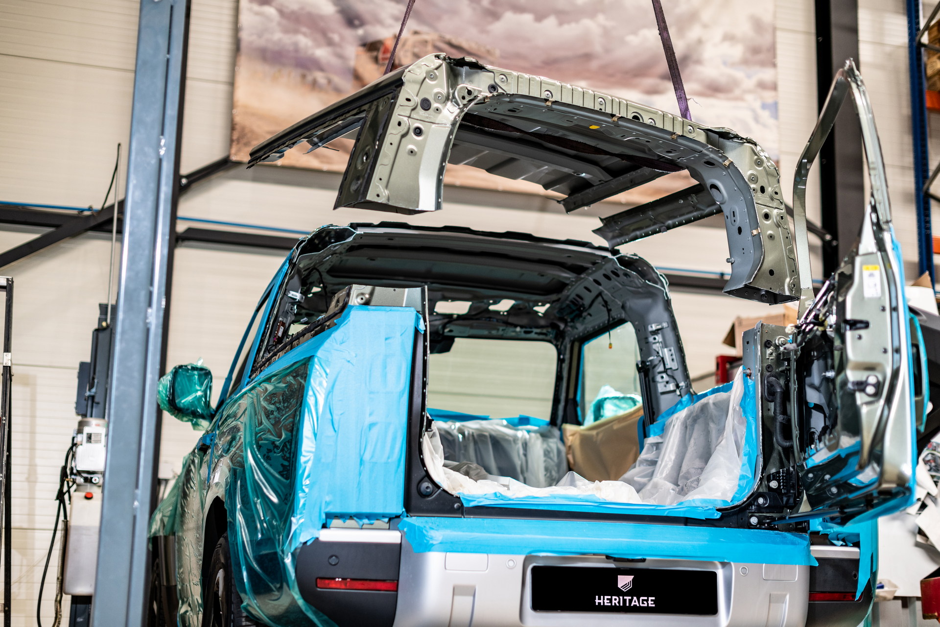 Want A New Land Rover Defender 90 Convertible? Heritage Customs Will Make You One