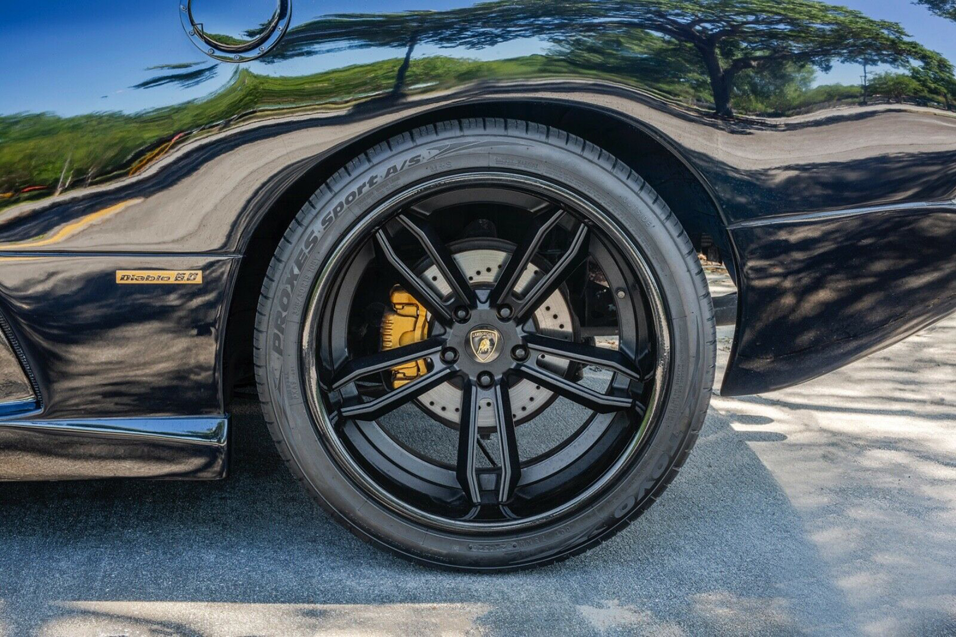 Yowzers, Someone Turned An Acura NSX Into A Fake Lamborghini Diablo GT