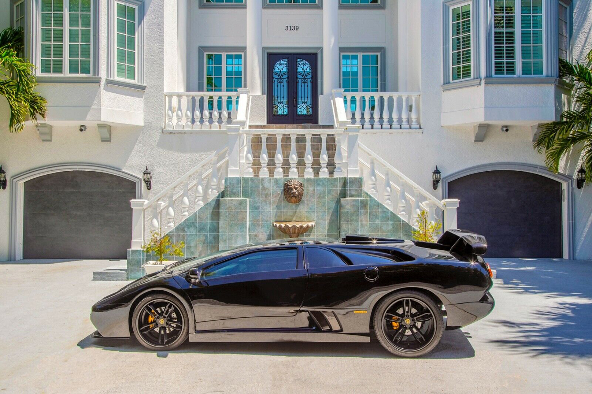 Yowzers, Someone Turned An Acura NSX Into A Fake Lamborghini Diablo GT