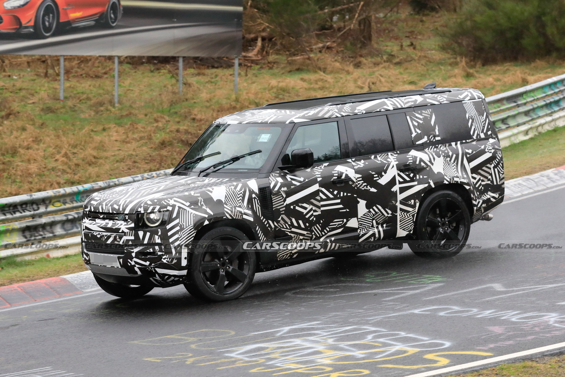 XL-Sized 2023 Land Rover Defender 130 Spied With V8 Engine And Quad Exhaust Pipes