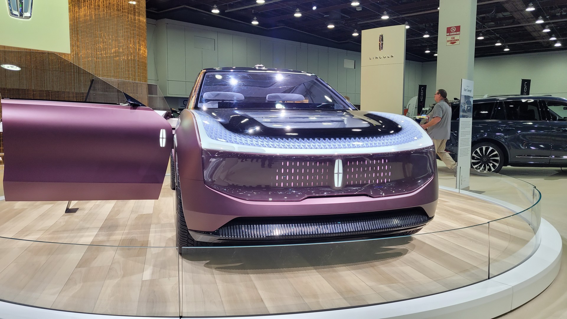 New Lincoln Star Electric SUV Concept Debuts In Detroit With A New Lick Of Purple Paint