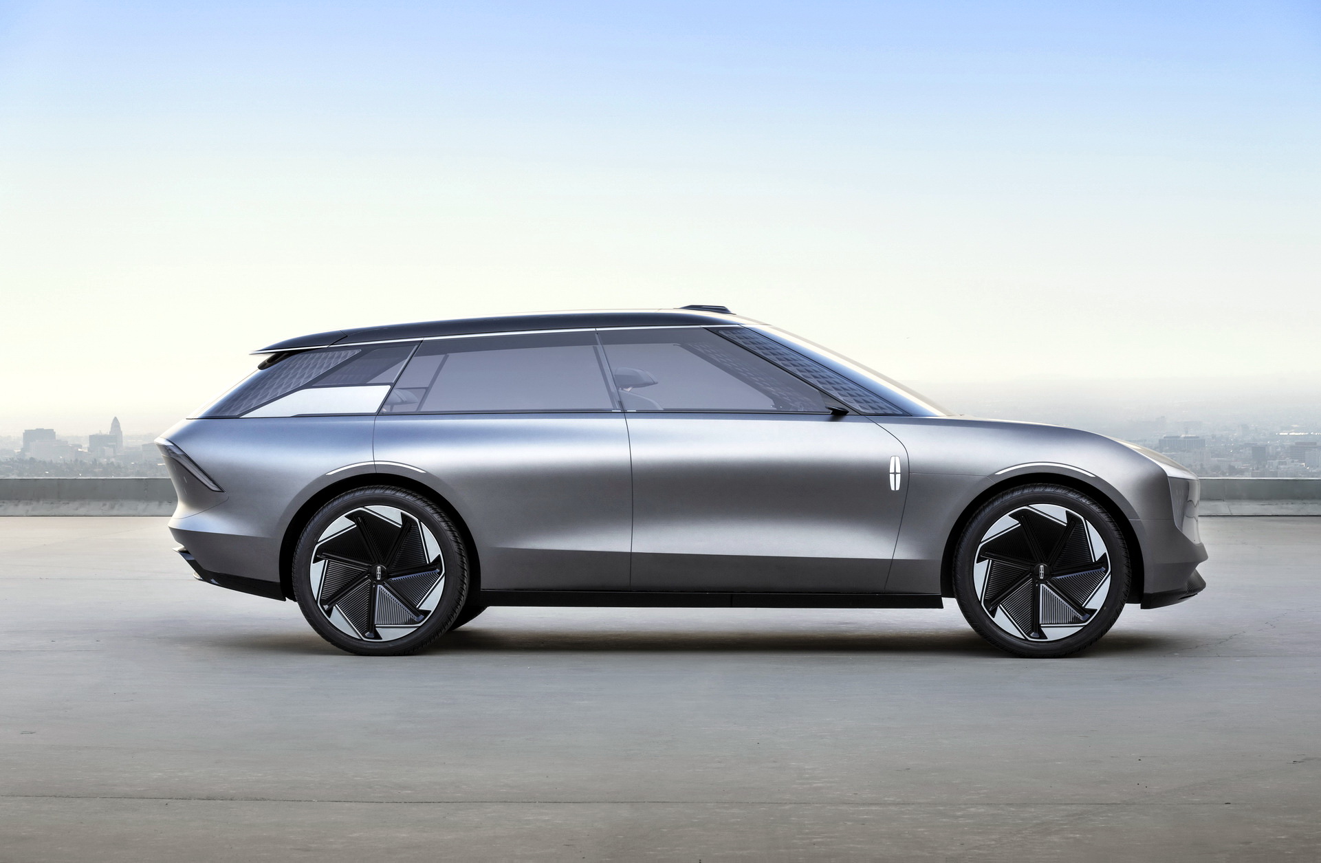 New Lincoln Star Electric SUV Concept Debuts In Detroit With A New Lick Of Purple Paint
