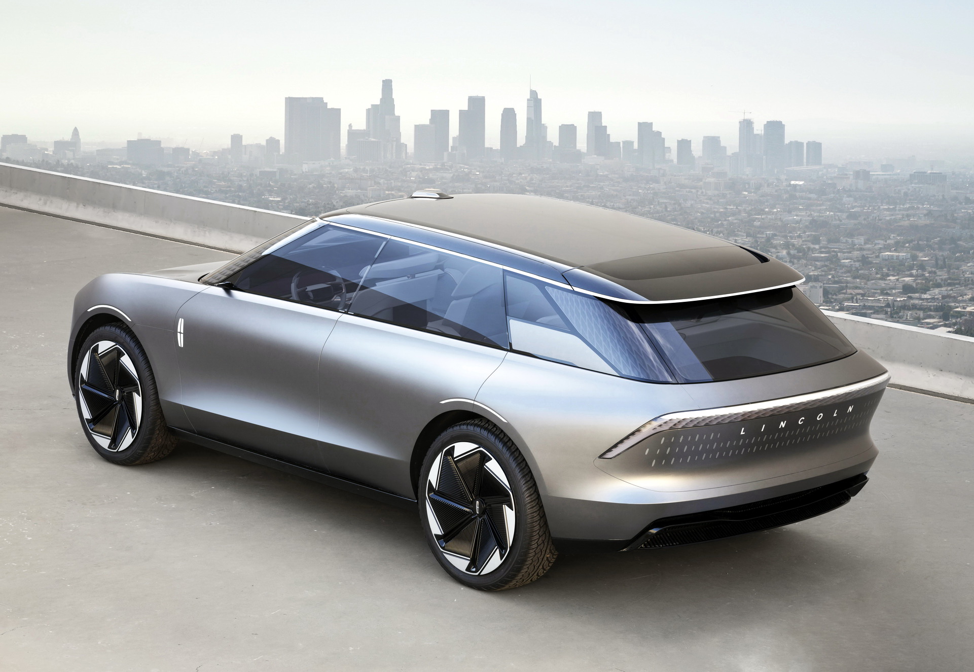 New Lincoln Star Electric SUV Concept Debuts In Detroit With A New Lick Of Purple Paint