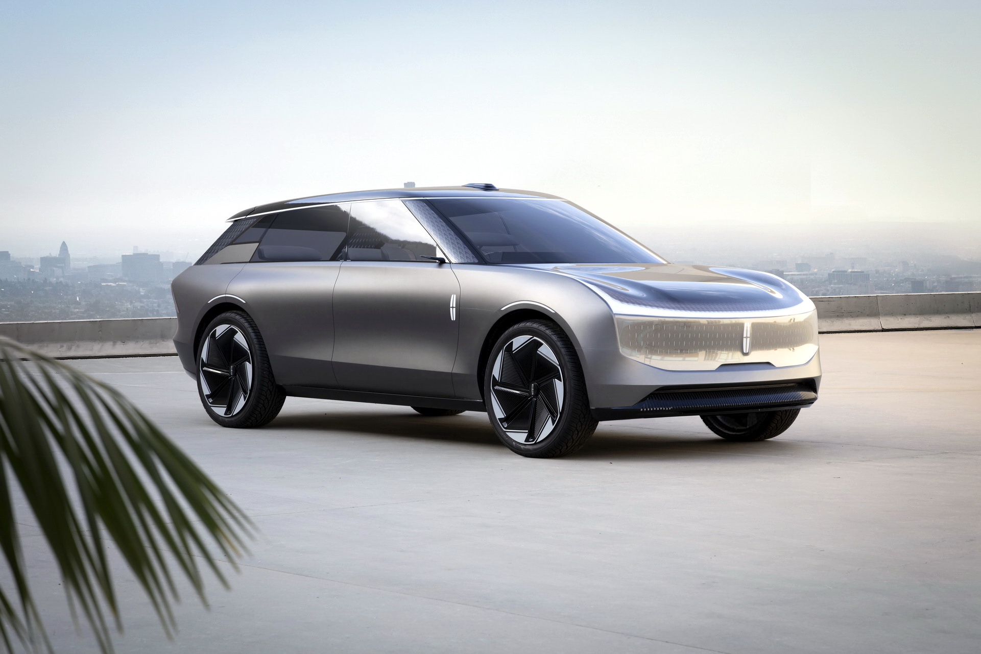 New Lincoln Star Electric SUV Concept Debuts In Detroit With A New Lick Of Purple Paint