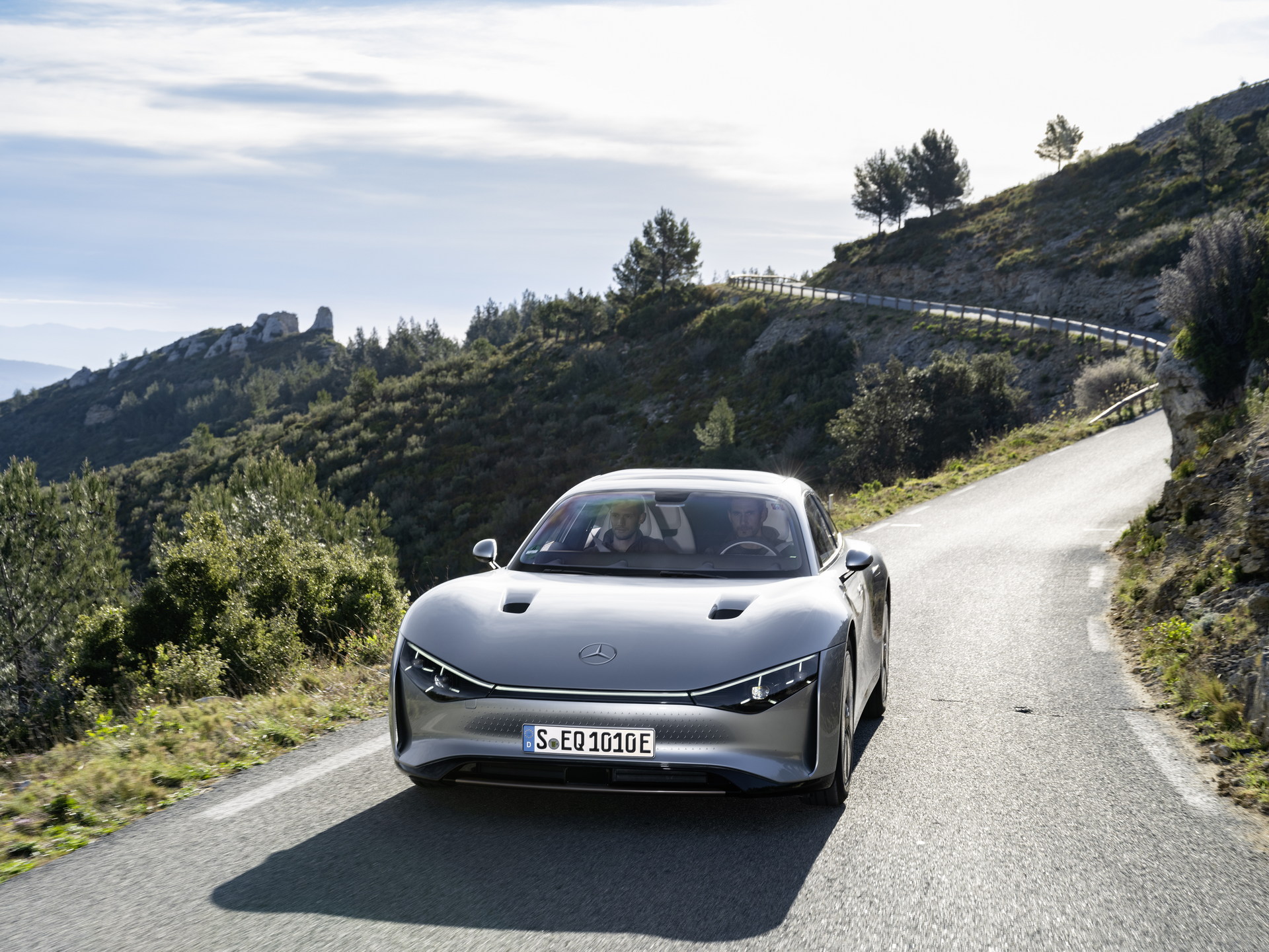 Mercedes EQXX Puts Range Anxiety To Rest Covering 626-Miles With A Single Charge In Real-Life Conditions