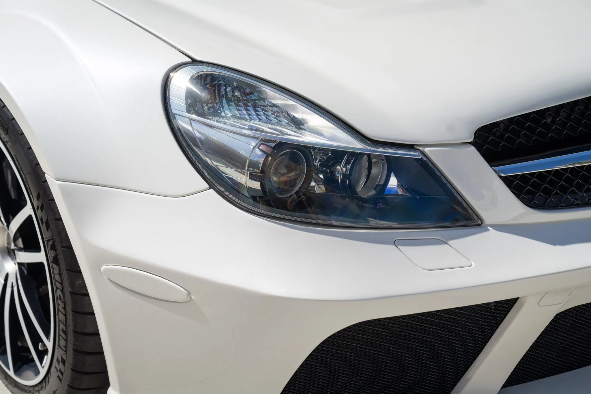 The 2009 SL65 AMG Black Has More Road Presence Than Any Modern Mercedes