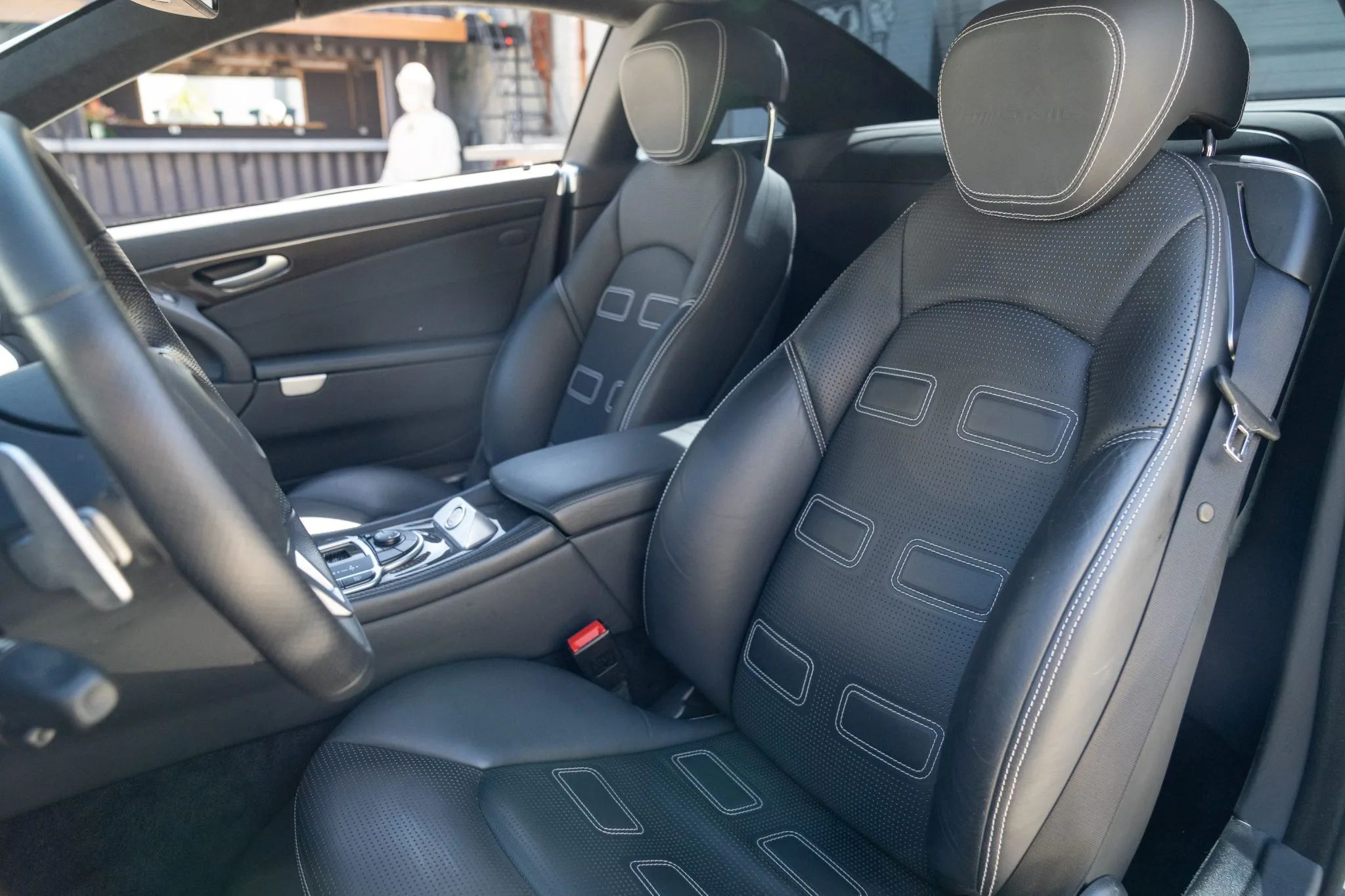 The 2009 SL65 AMG Black Has More Road Presence Than Any Modern Mercedes