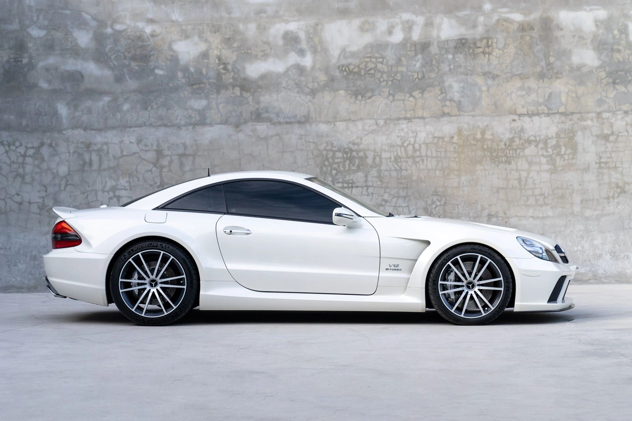 The 2009 SL65 AMG Black Has More Road Presence Than Any Modern Mercedes