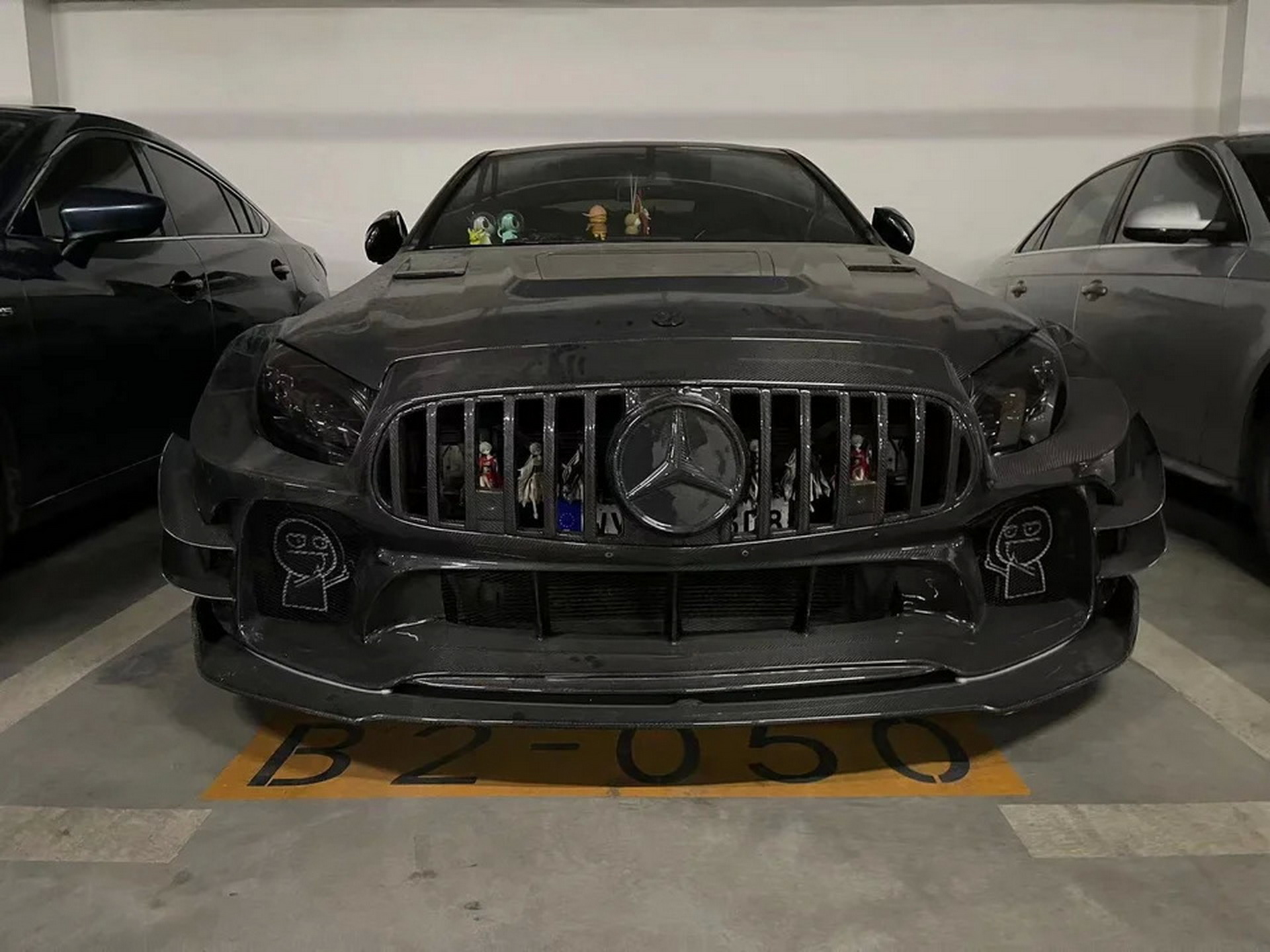 This Mercedes C-Class Looks Like It Escaped Straight From GTA V