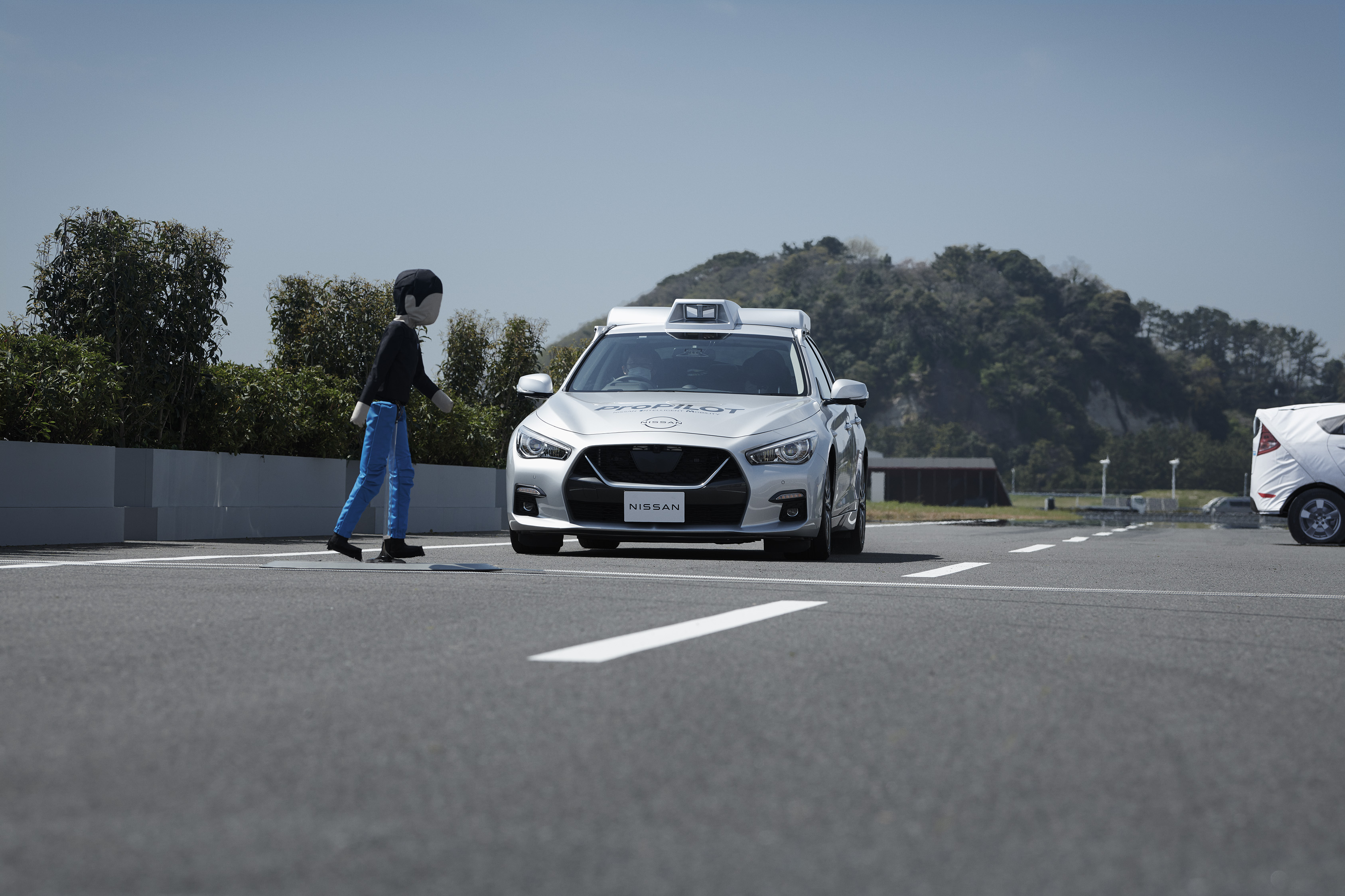 Nissan Previews Autonomous System With Clever Collision Avoidance, Teases New EV Crossover Too