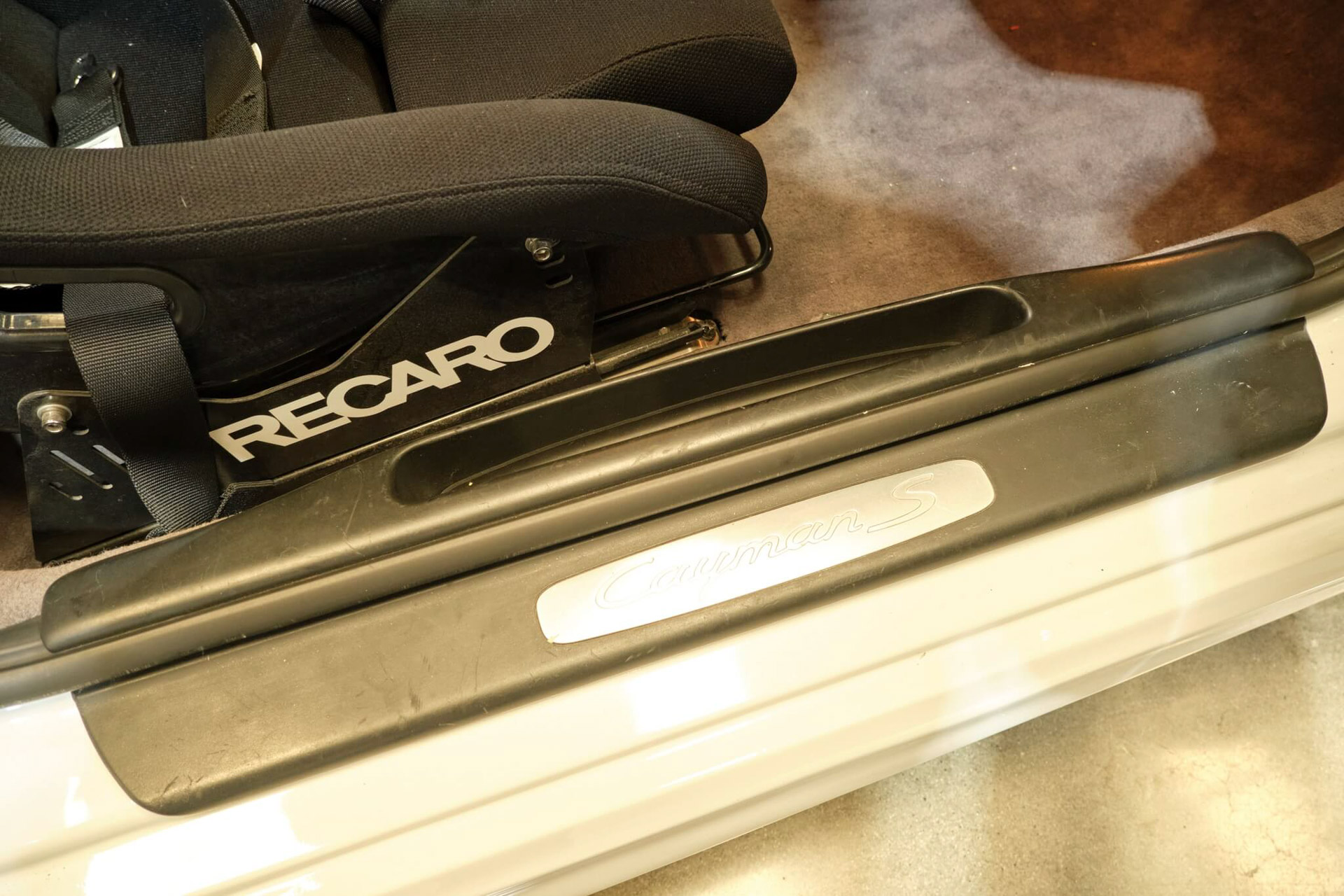 Bored Of Safari-Style Porsche 911s And Can’t Wait For Lamborghini’s Sterrato? How About A Safari Cayman?