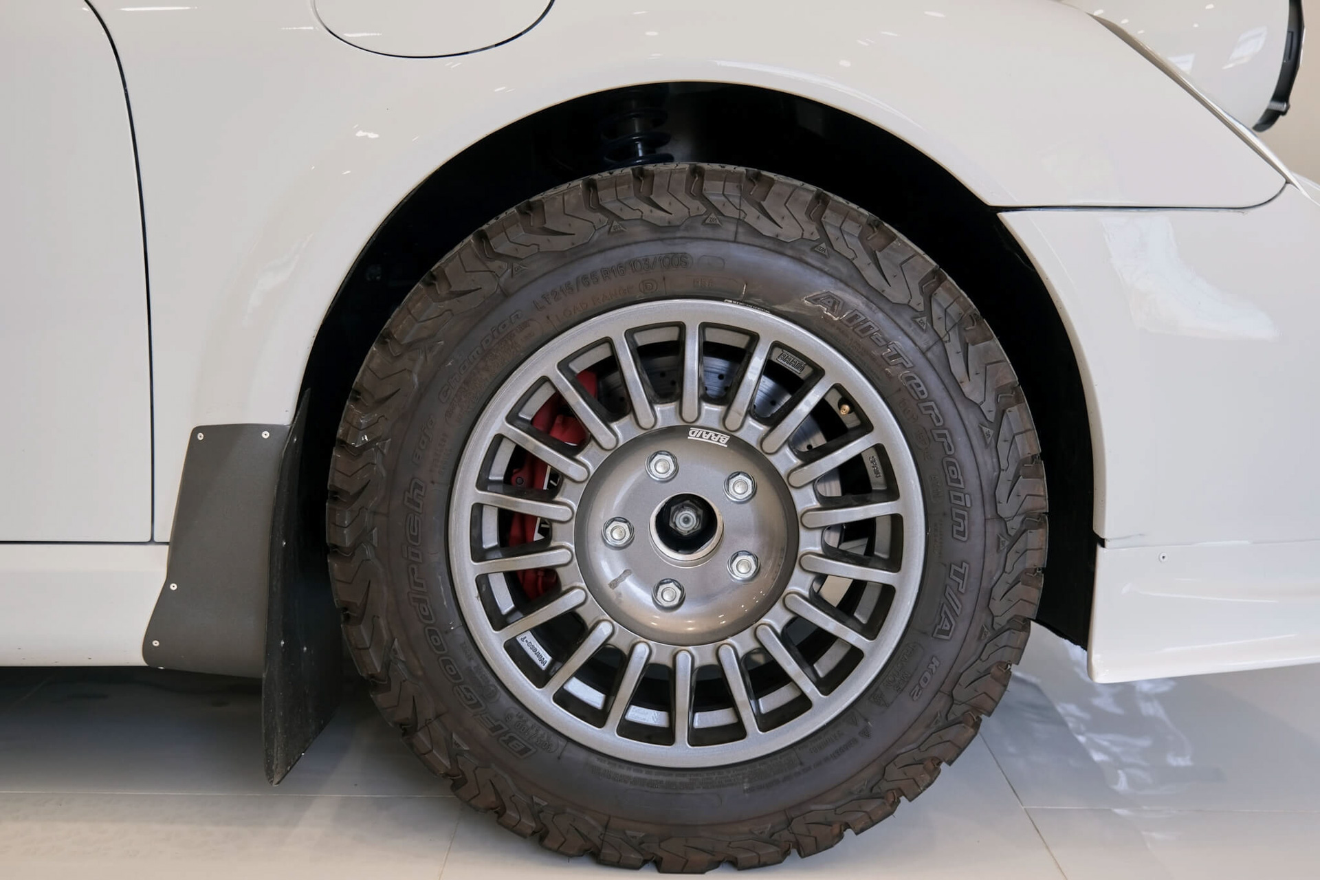 Bored Of Safari-Style Porsche 911s And Can’t Wait For Lamborghini’s Sterrato? How About A Safari Cayman?