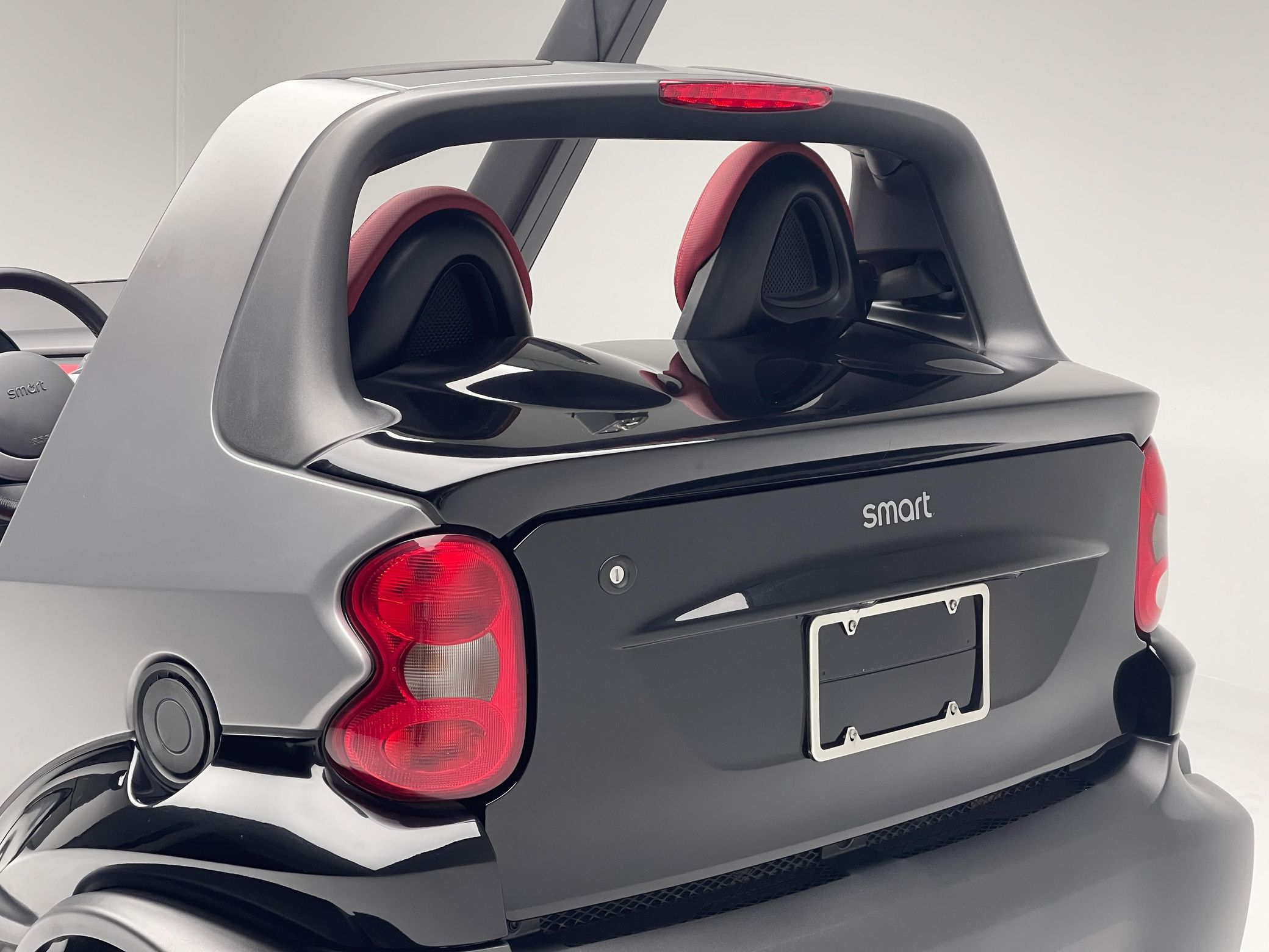 Here’s Your Chance To Own A Super-Quirky Museum-Quality Smart Crossblade