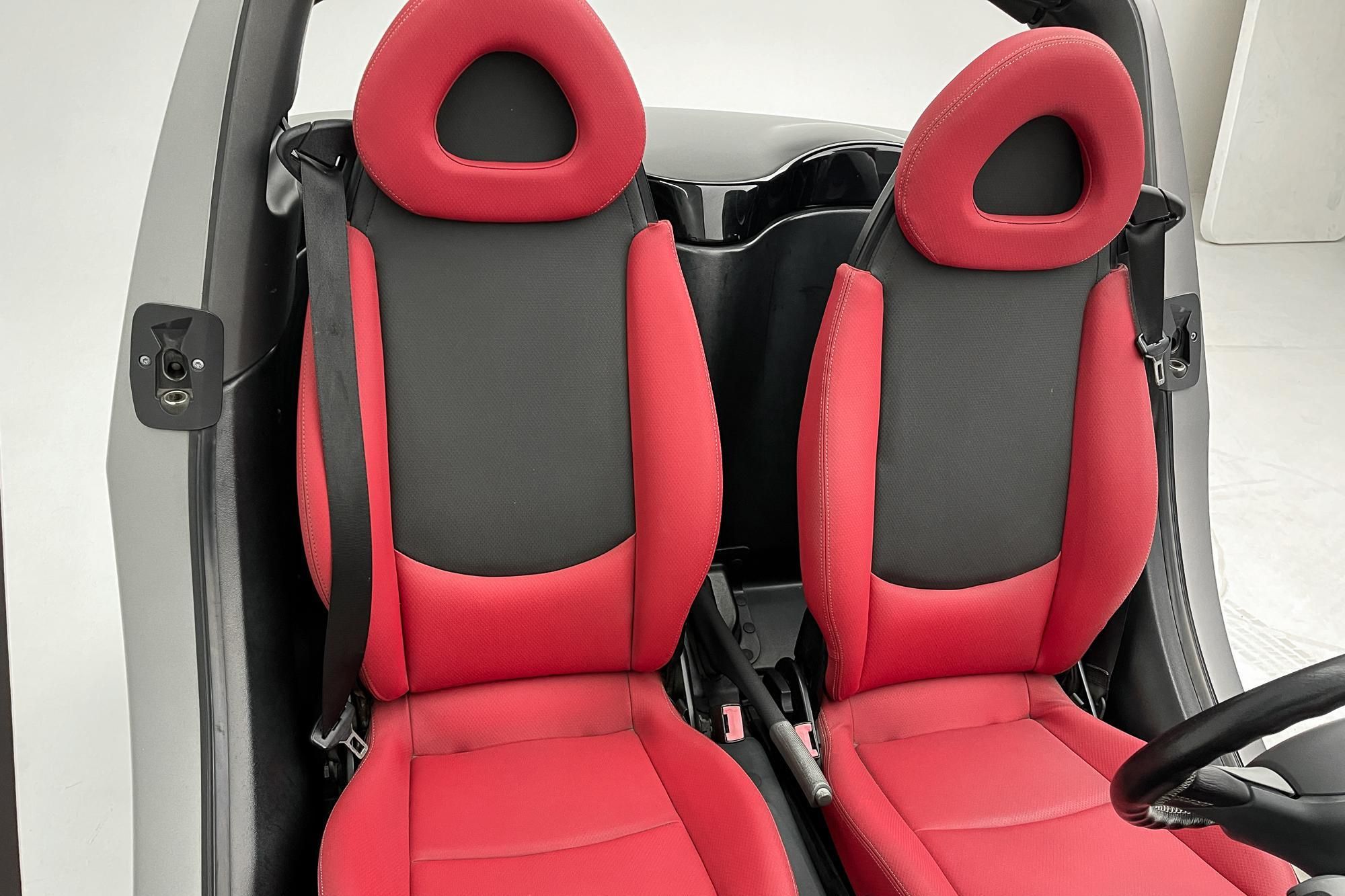 Here’s Your Chance To Own A Super-Quirky Museum-Quality Smart Crossblade