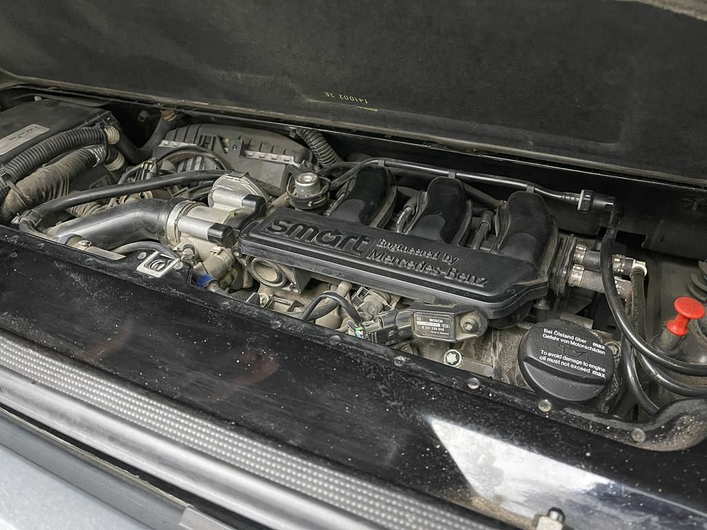 Here’s Your Chance To Own A Super-Quirky Museum-Quality Smart Crossblade