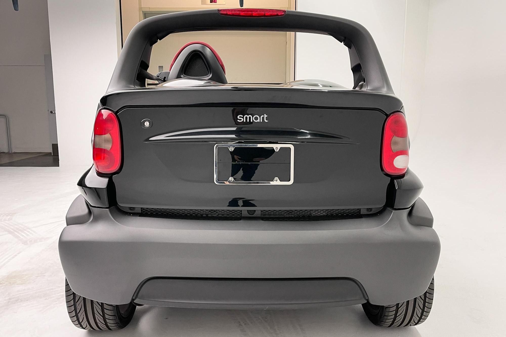 Here’s Your Chance To Own A Super-Quirky Museum-Quality Smart Crossblade