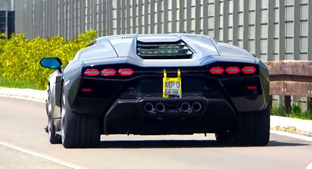  New Lamborghini Countach LPI 800-4 Looks Badass In Black