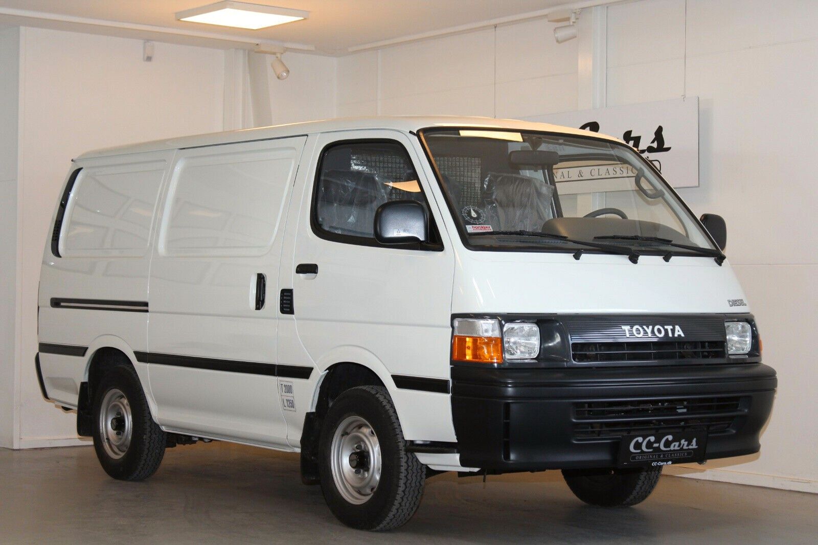 Why Hasn’t Anyone Driven This Pristine 1991 Toyota HiAce?