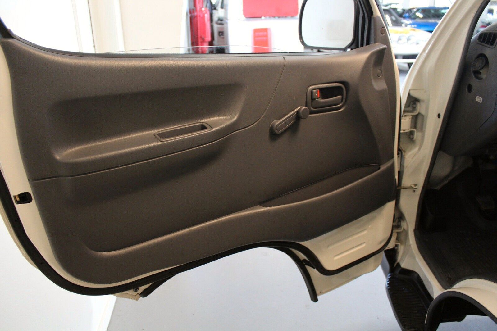 Why Hasn’t Anyone Driven This Pristine 1991 Toyota HiAce?