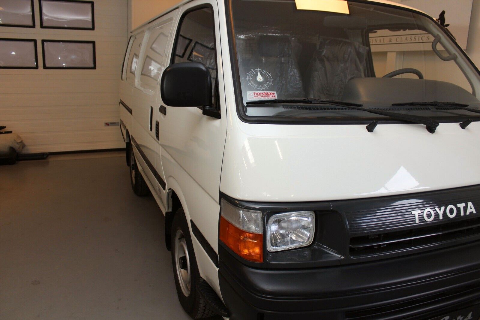 Why Hasn’t Anyone Driven This Pristine 1991 Toyota HiAce?