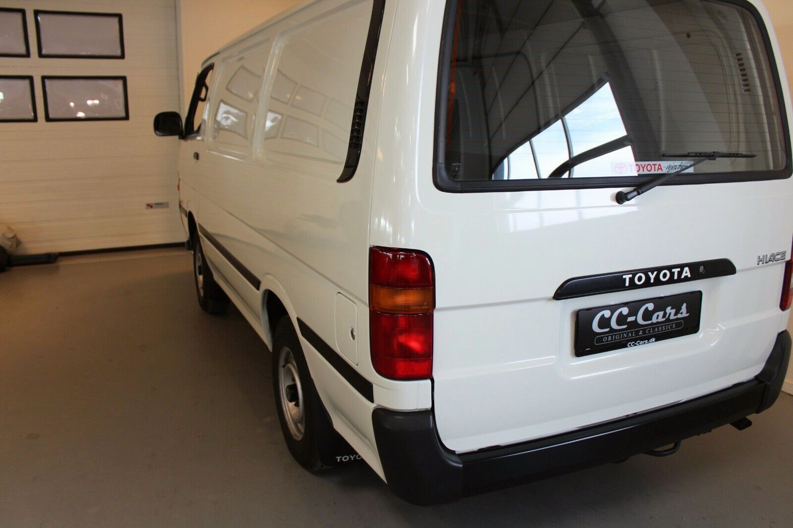 Why Hasn’t Anyone Driven This Pristine 1991 Toyota HiAce?