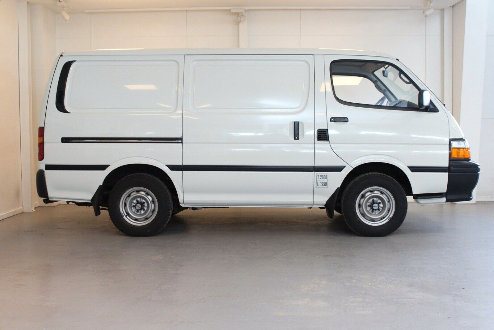 Why Hasn’t Anyone Driven This Pristine 1991 Toyota HiAce?