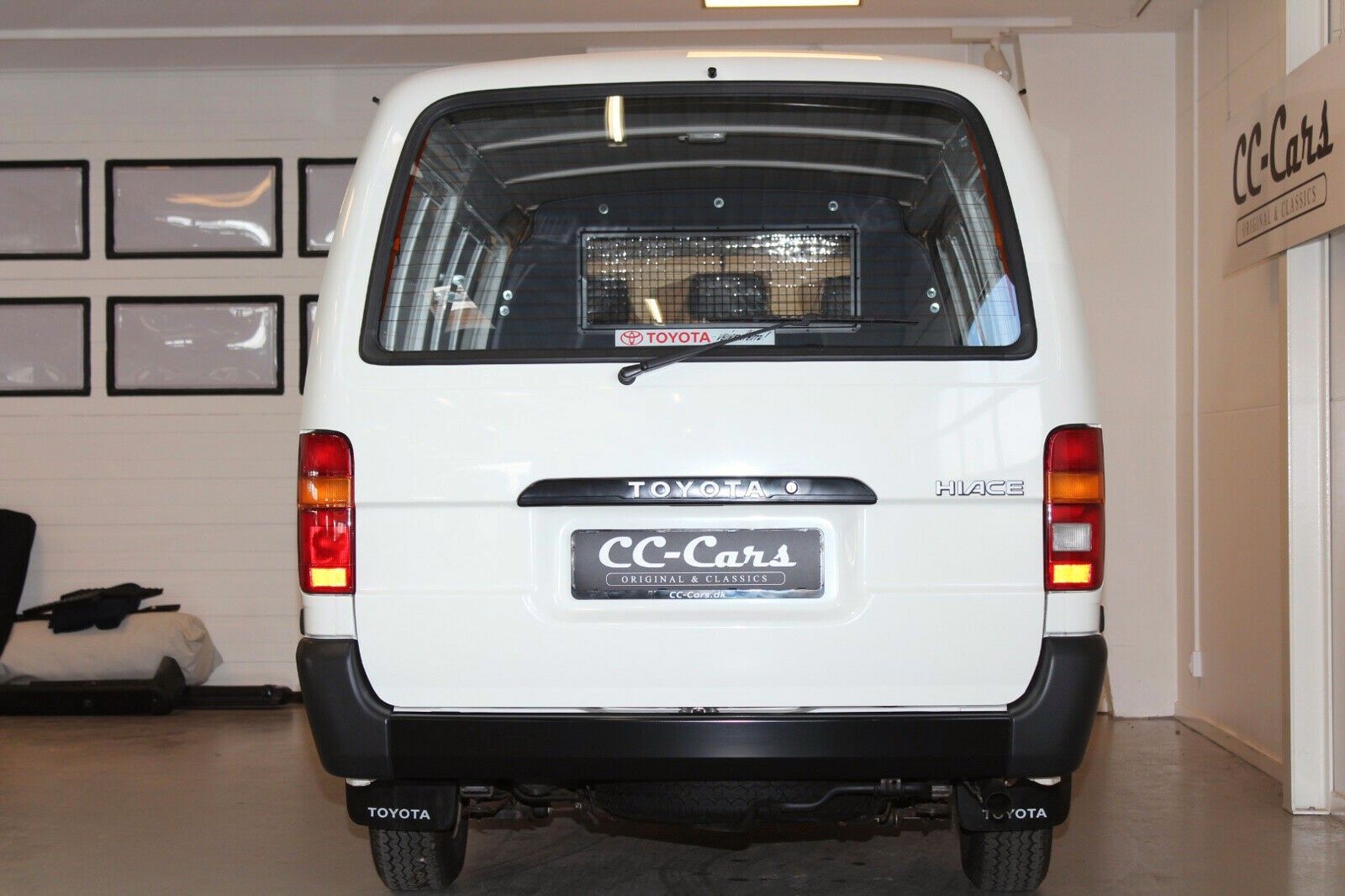 Why Hasn’t Anyone Driven This Pristine 1991 Toyota HiAce?