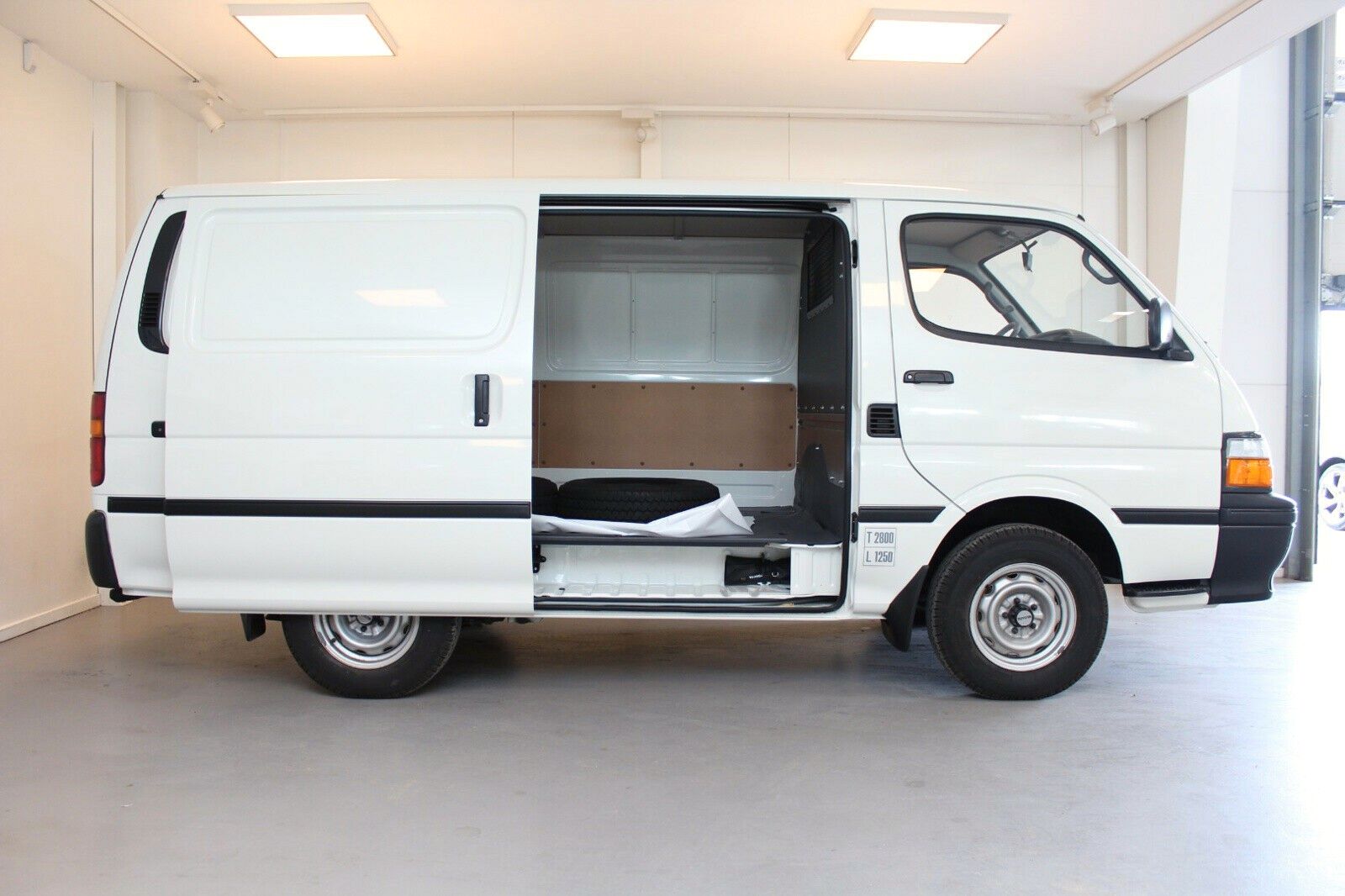 Why Hasn’t Anyone Driven This Pristine 1991 Toyota HiAce?