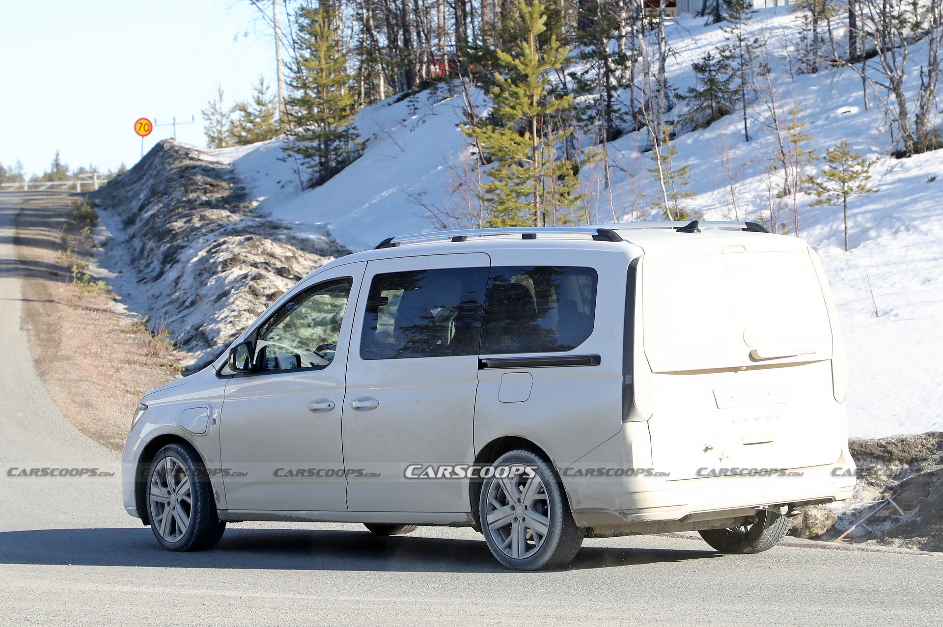 2023 VW Caddy eHybrid Spied Without Camouflage In Short And Long Wheelbase Forms