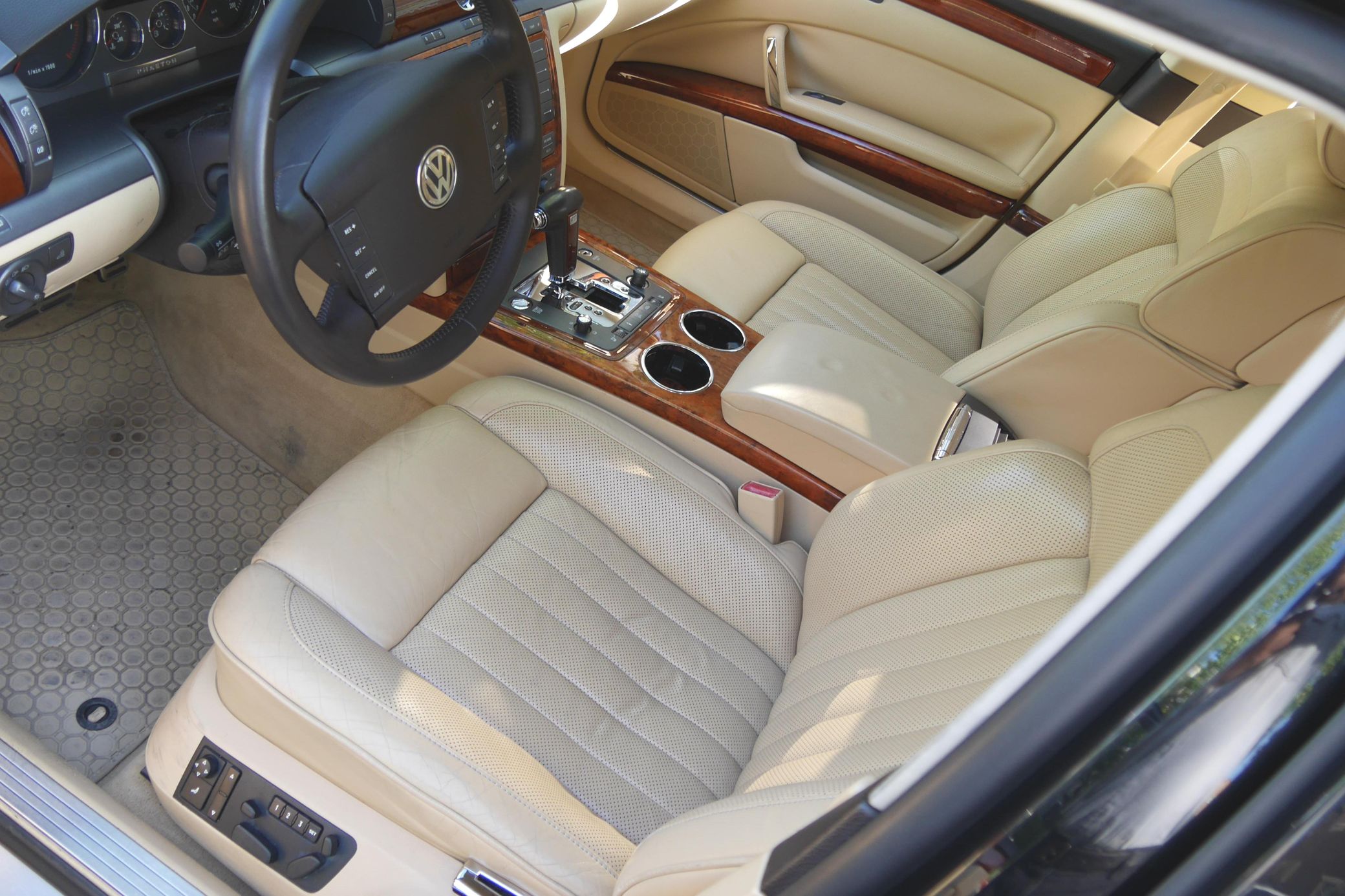 Less Than 500 VW Phaetons In The U.S. Have A W12 Like This One