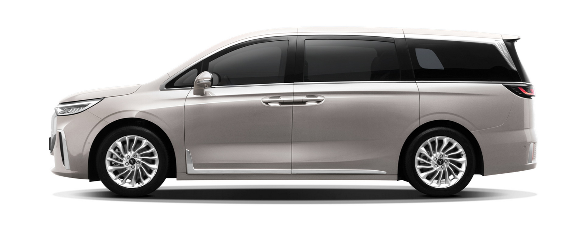 Voyah Dreamer Goes On Sale In China As The World’s Quickest Minivan