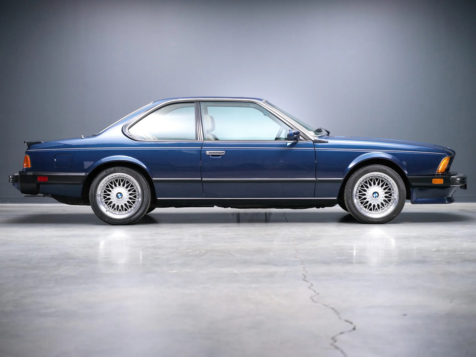 Beautiful Blue 1987 BMW M6 Just Begs To Be Driven