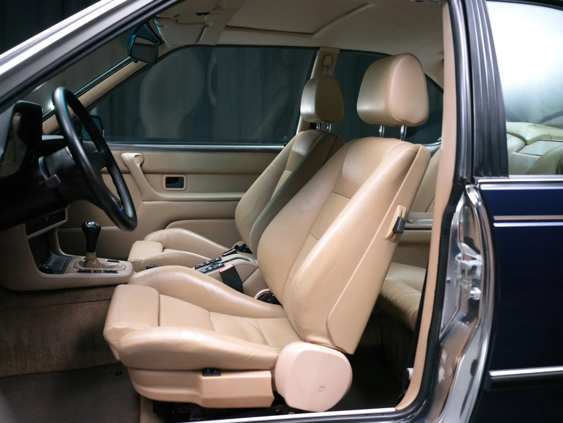 Beautiful Blue 1987 BMW M6 Just Begs To Be Driven