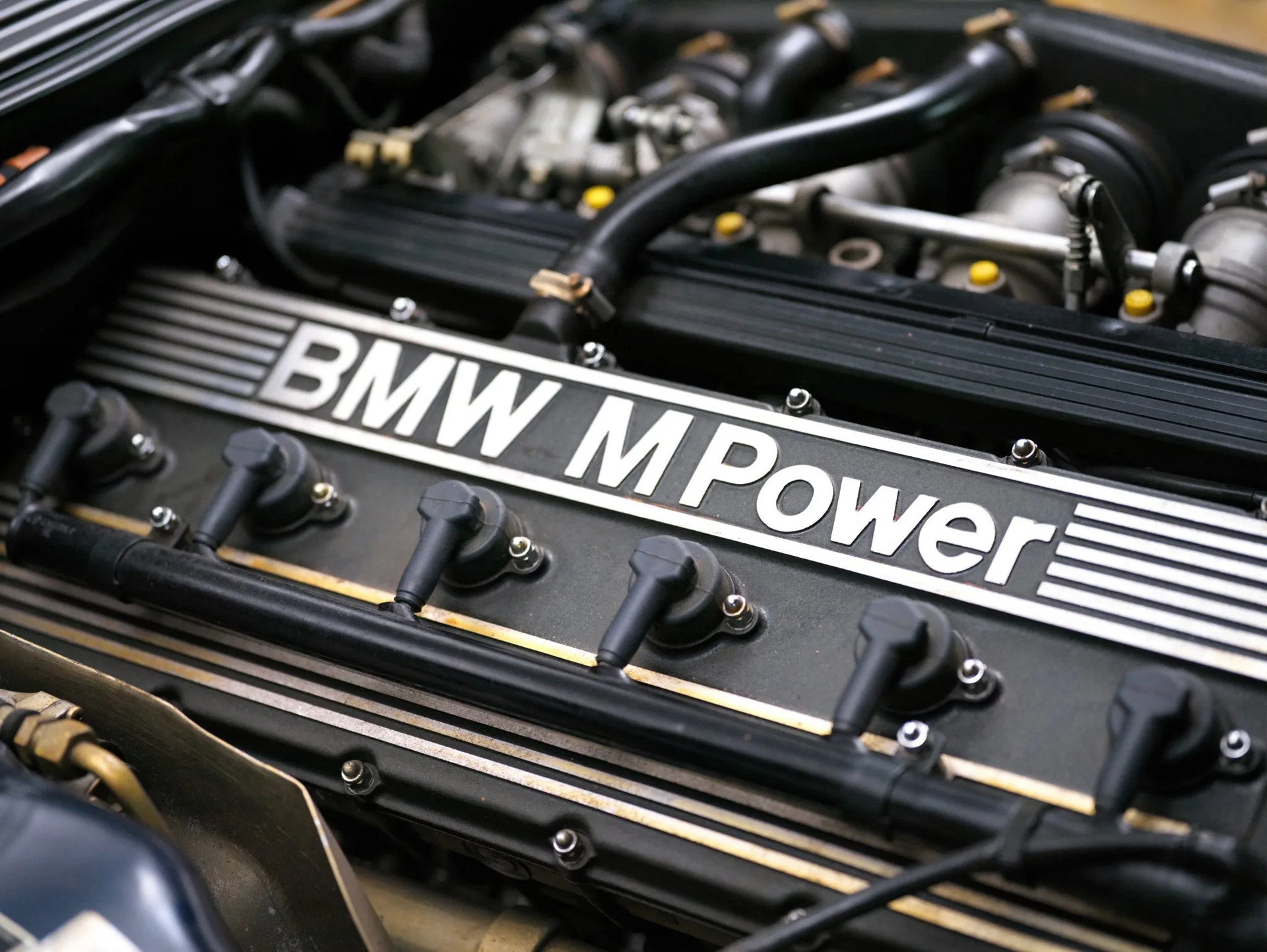 Beautiful Blue 1987 BMW M6 Just Begs To Be Driven