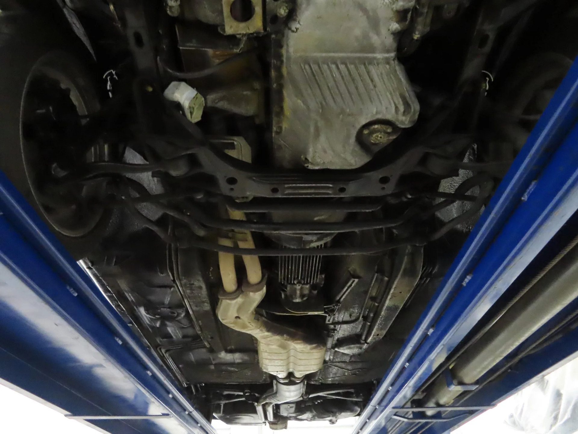 Beautiful Blue 1987 BMW M6 Just Begs To Be Driven