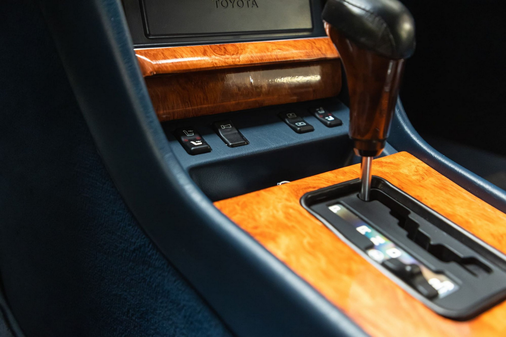 1-Of-100 Mercedes 560 SEC Koenig Looks Like The Wild Child Of An S-Class And A Testarossa