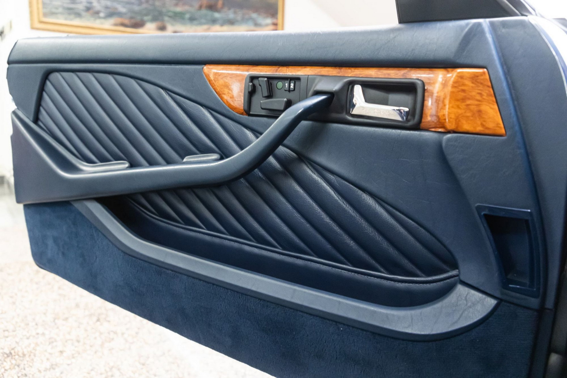 1-Of-100 Mercedes 560 SEC Koenig Looks Like The Wild Child Of An S-Class And A Testarossa