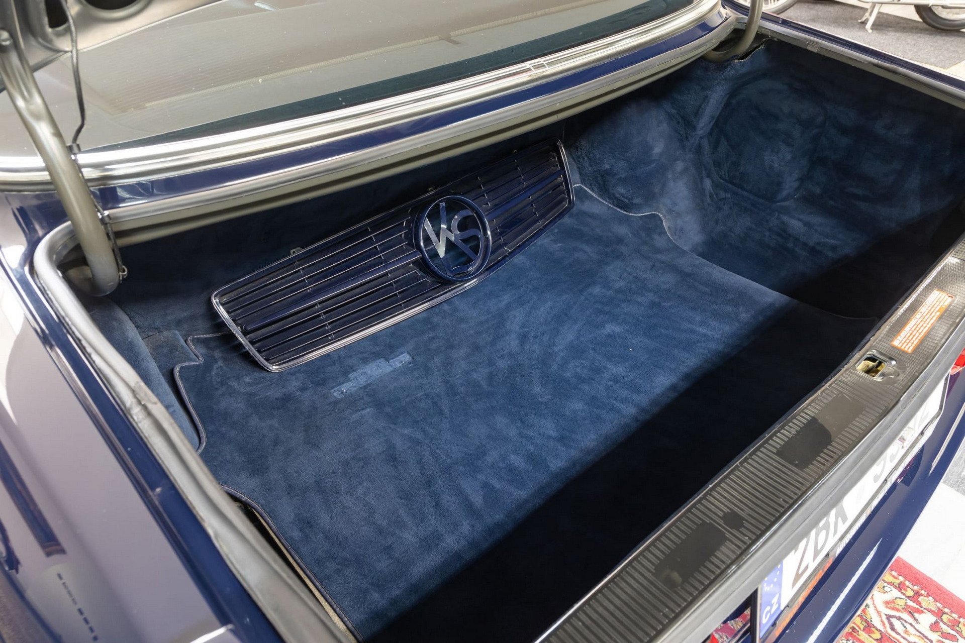 1-Of-100 Mercedes 560 SEC Koenig Looks Like The Wild Child Of An S-Class And A Testarossa