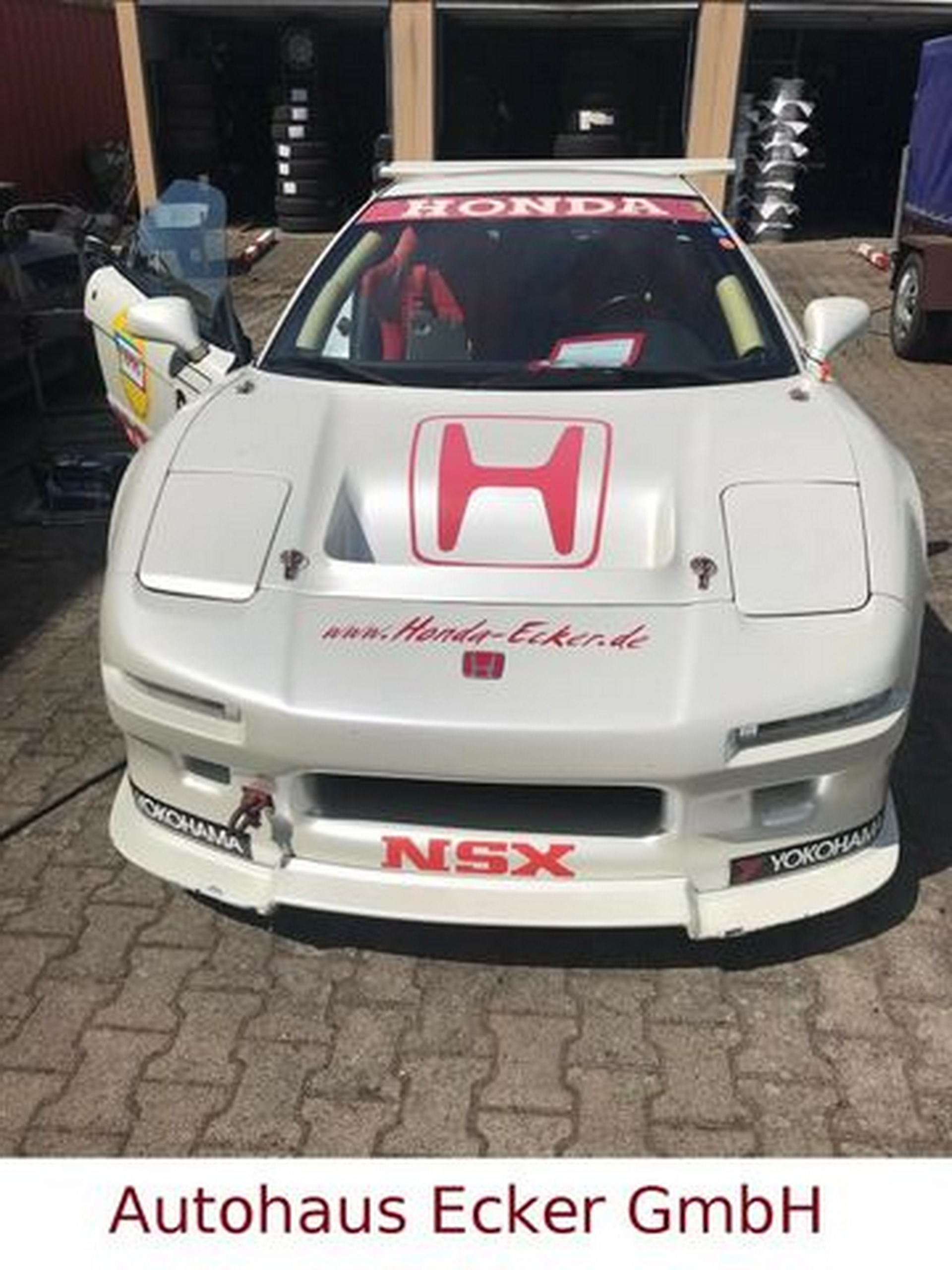 Track-Prepped Honda NSX Is The Retro Racer Of Our Dreams