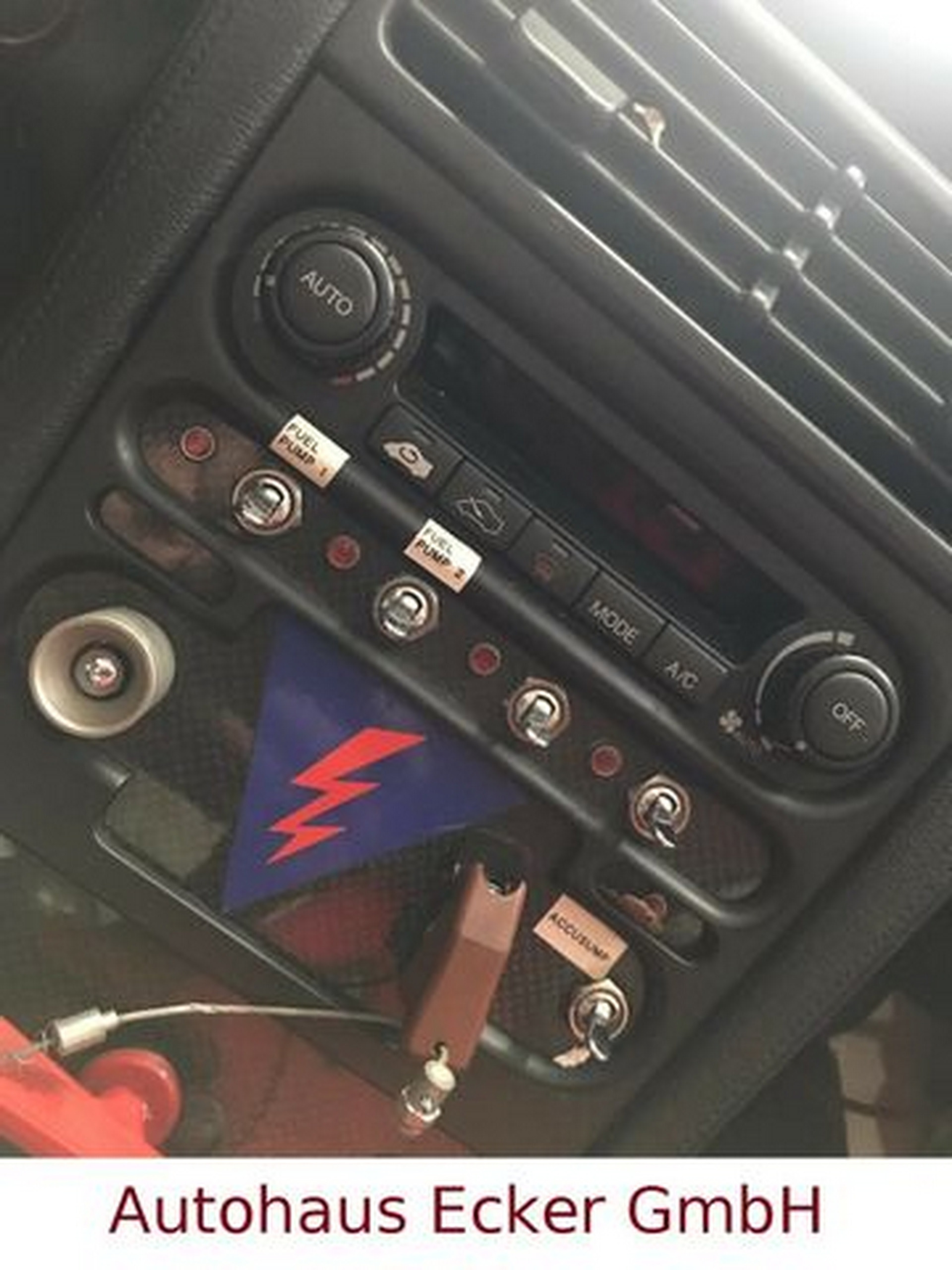 Track-Prepped Honda NSX Is The Retro Racer Of Our Dreams