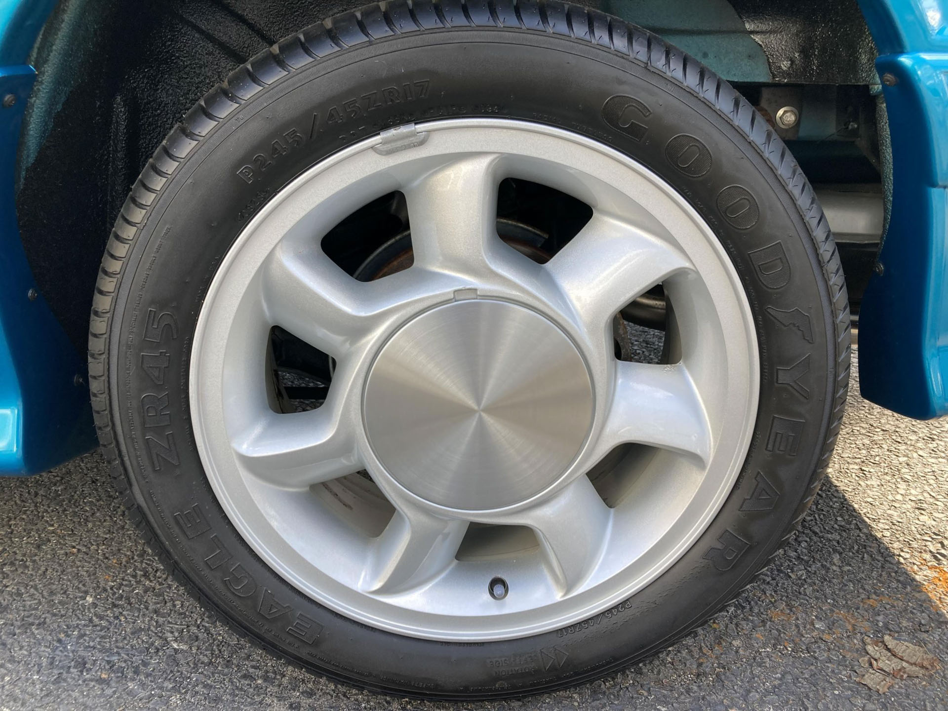 “New” 35-Mile 1993 Ford Mustang SVT Cobra Is One Foxy Lady That’s Still In Wraps