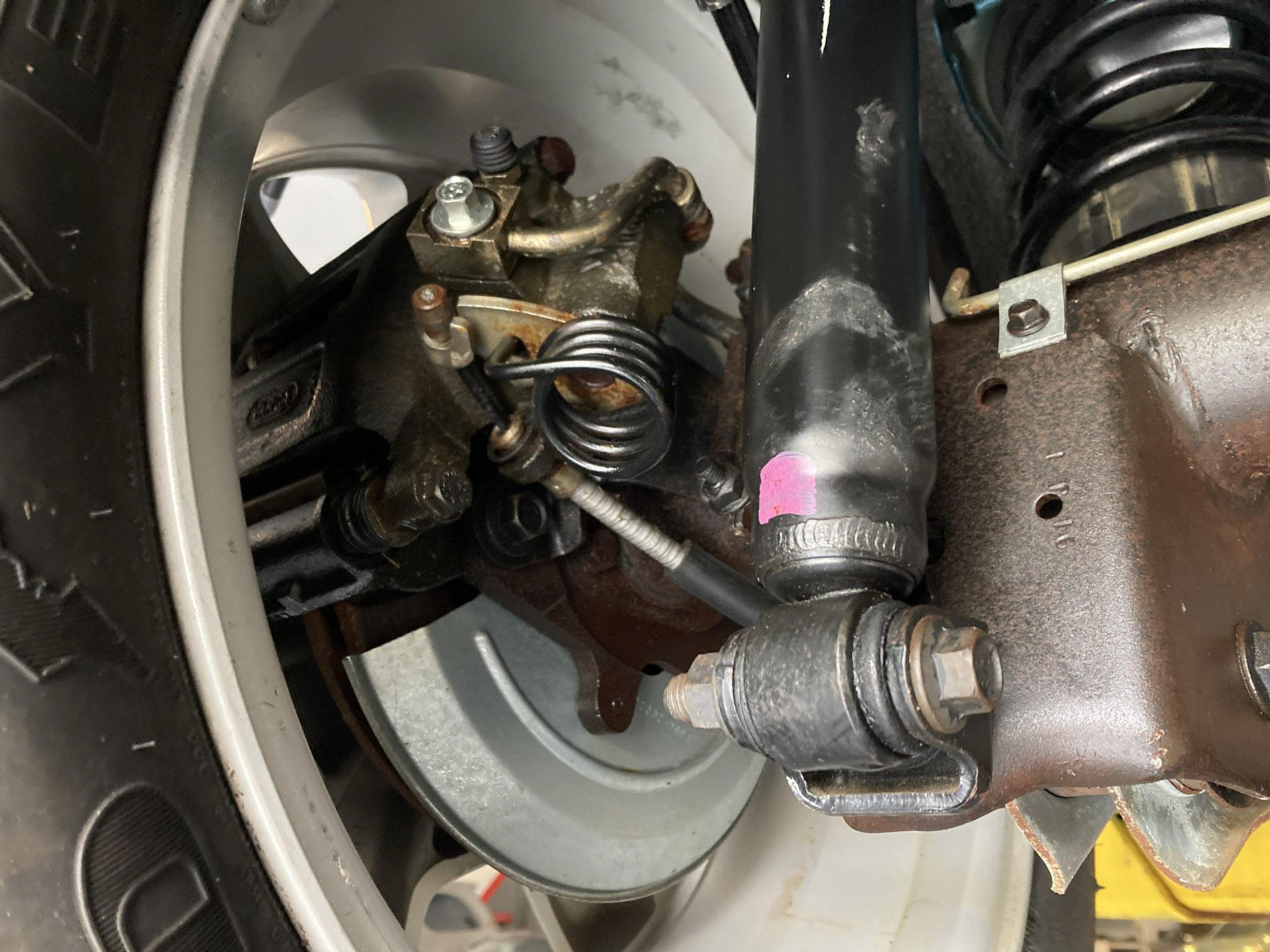 “New” 35-Mile 1993 Ford Mustang SVT Cobra Is One Foxy Lady That’s Still In Wraps