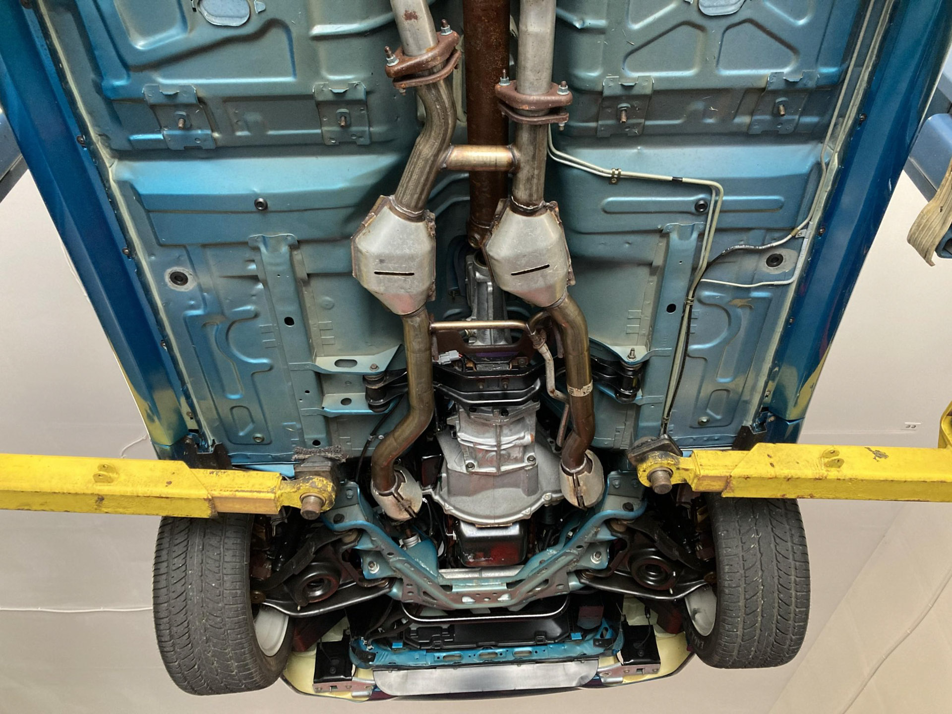 “New” 35-Mile 1993 Ford Mustang SVT Cobra Is One Foxy Lady That’s Still In Wraps