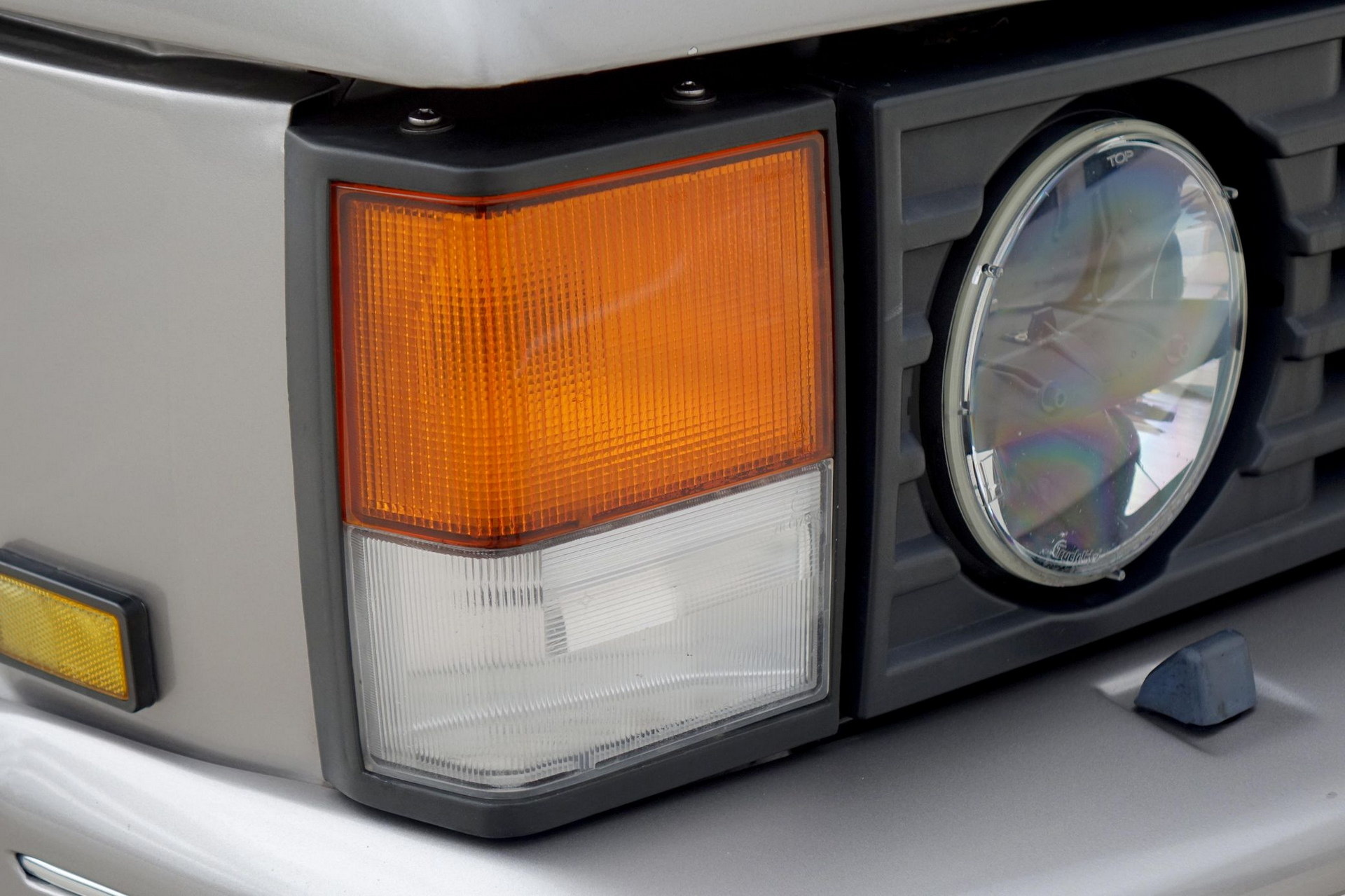 Are You Brave Enough For This 1995 Range Rover Classic Special Edition With TWR Bodykit?