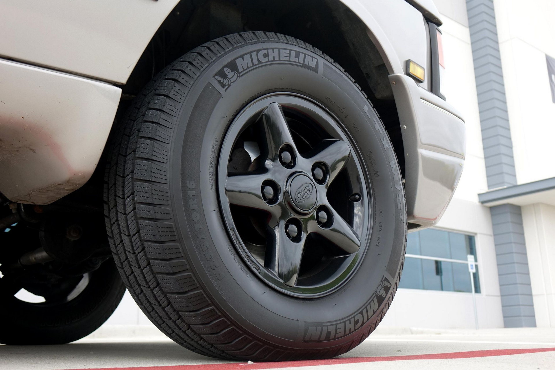 Are You Brave Enough For This 1995 Range Rover Classic Special Edition With TWR Bodykit?