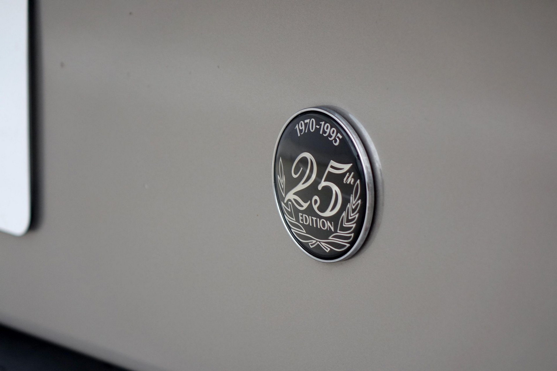 Are You Brave Enough For This 1995 Range Rover Classic Special Edition With TWR Bodykit?