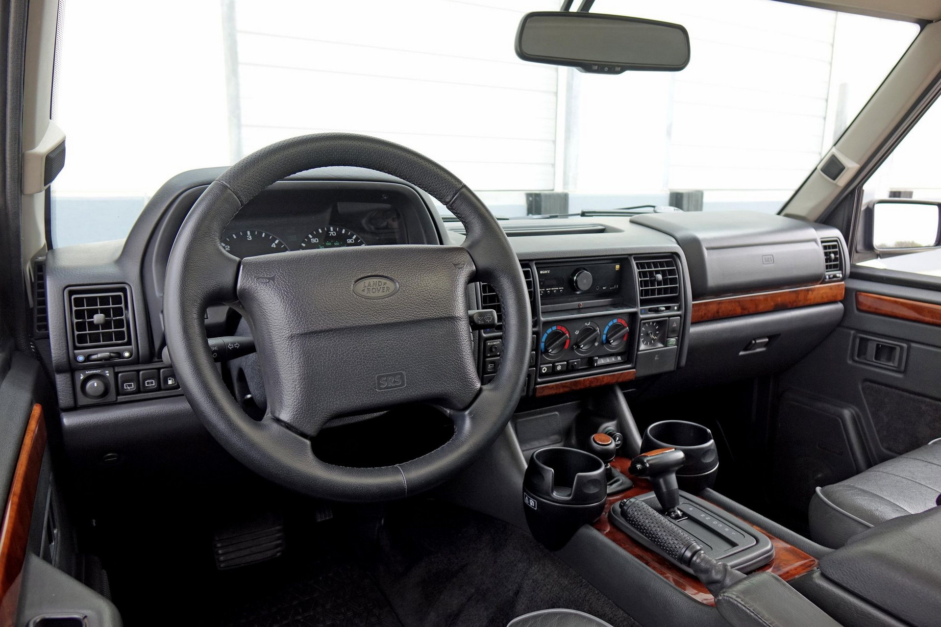 Are You Brave Enough For This 1995 Range Rover Classic Special Edition With TWR Bodykit?