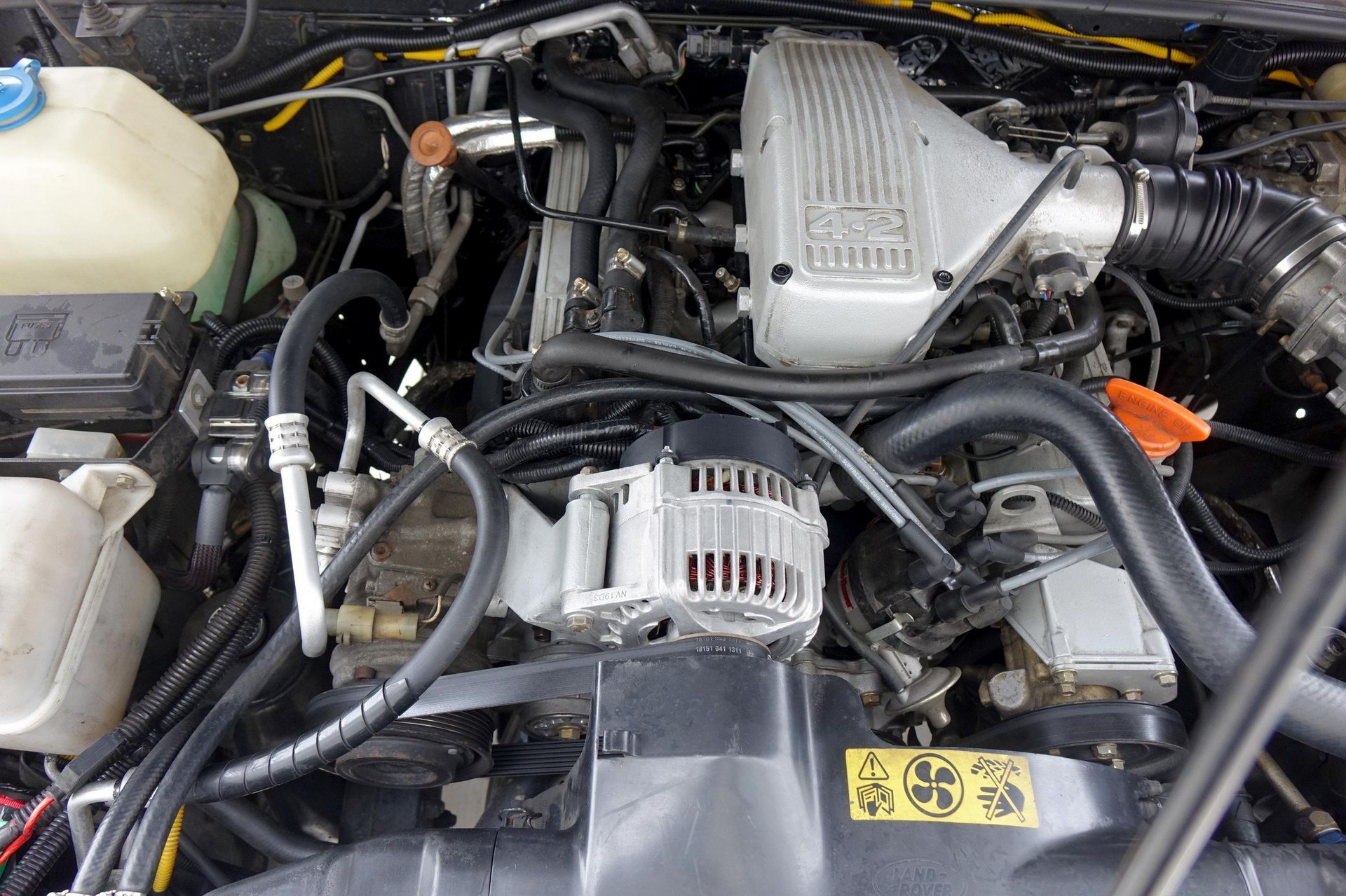 Are You Brave Enough For This 1995 Range Rover Classic Special Edition With TWR Bodykit?