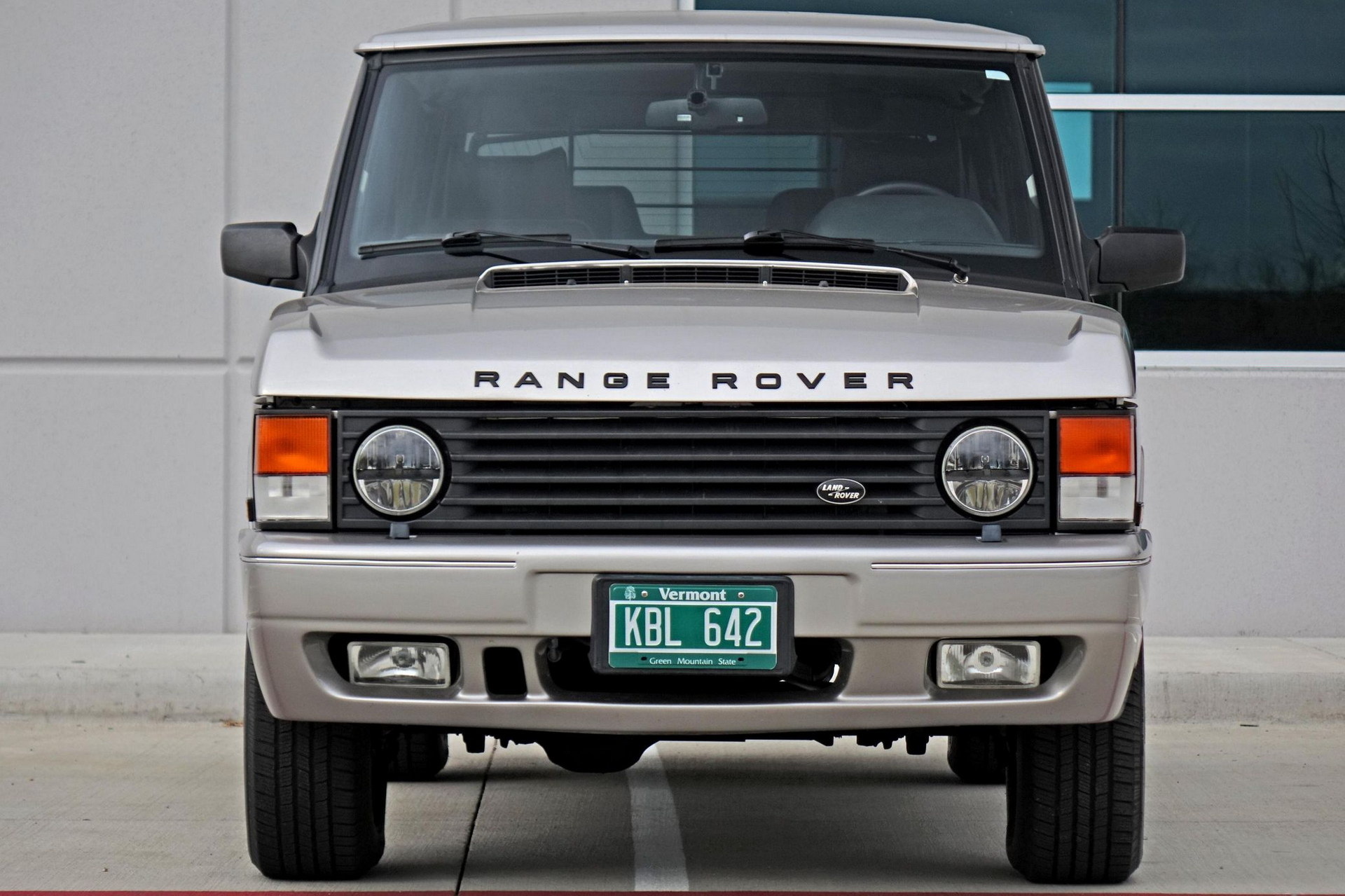 Are You Brave Enough For This 1995 Range Rover Classic Special Edition With TWR Bodykit?